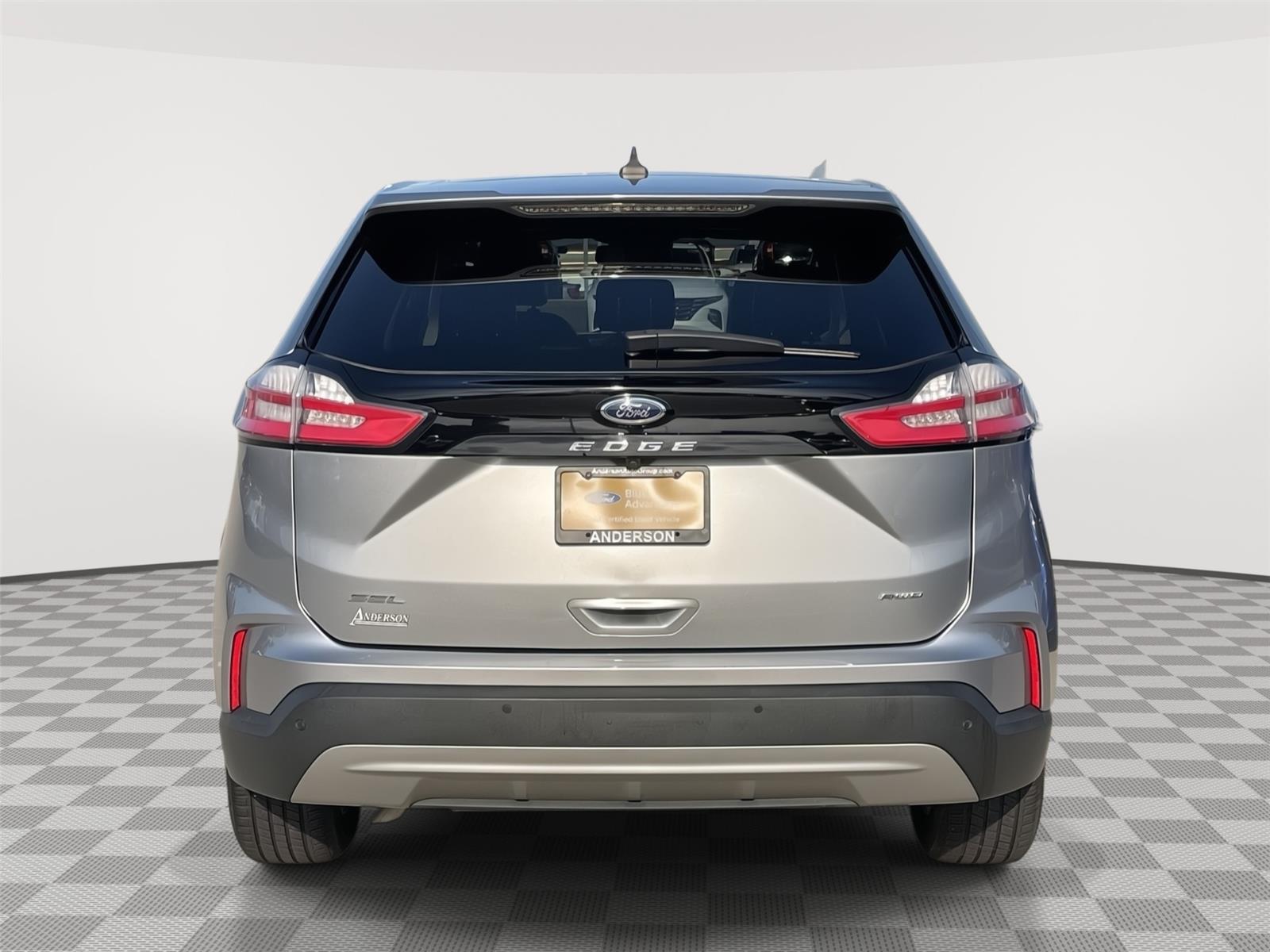Vehicle photo 8