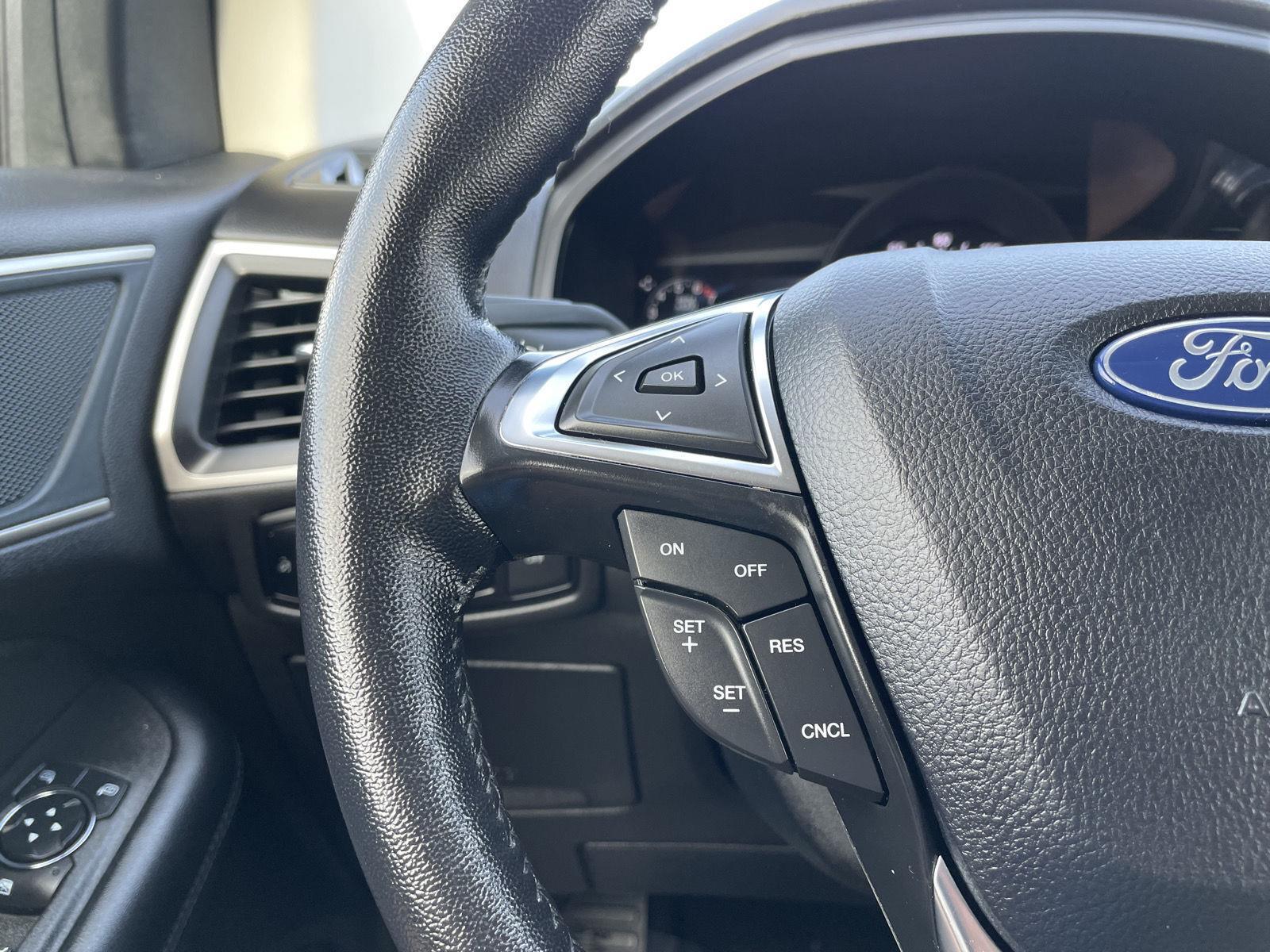 Vehicle photo 13