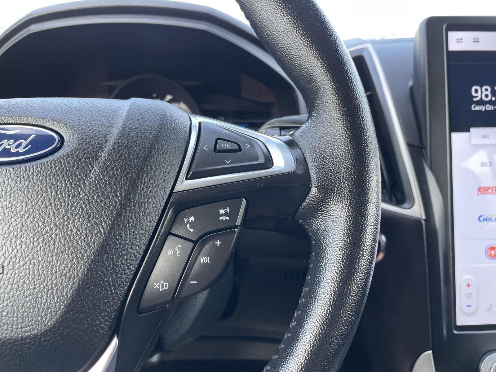 Vehicle photo 14