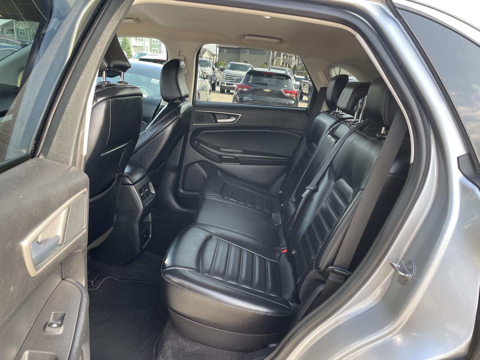 Vehicle photo 20