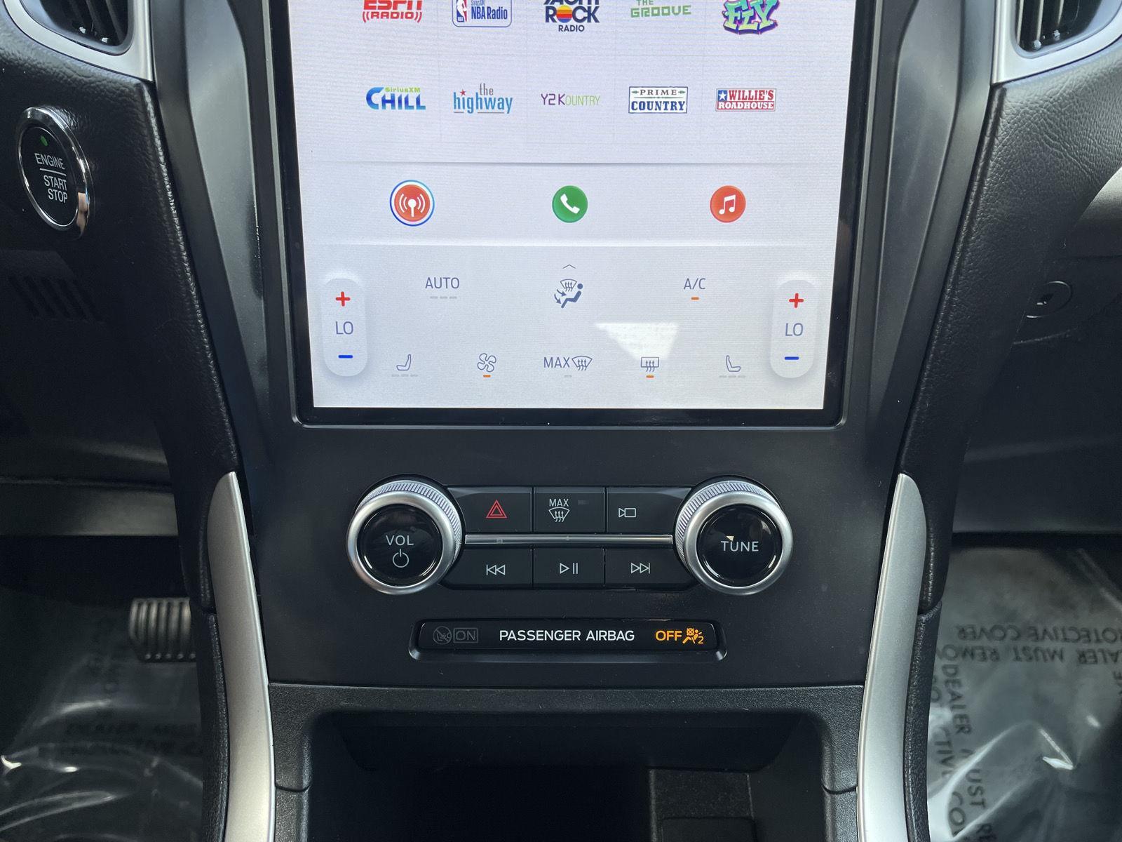 Vehicle photo 25