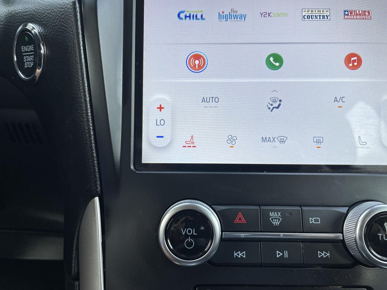 Vehicle photo 26