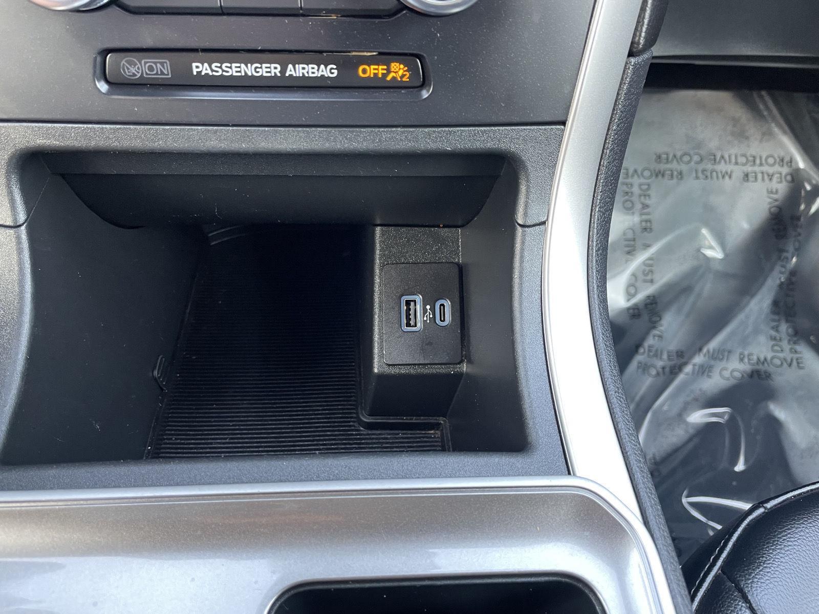 Vehicle photo 27