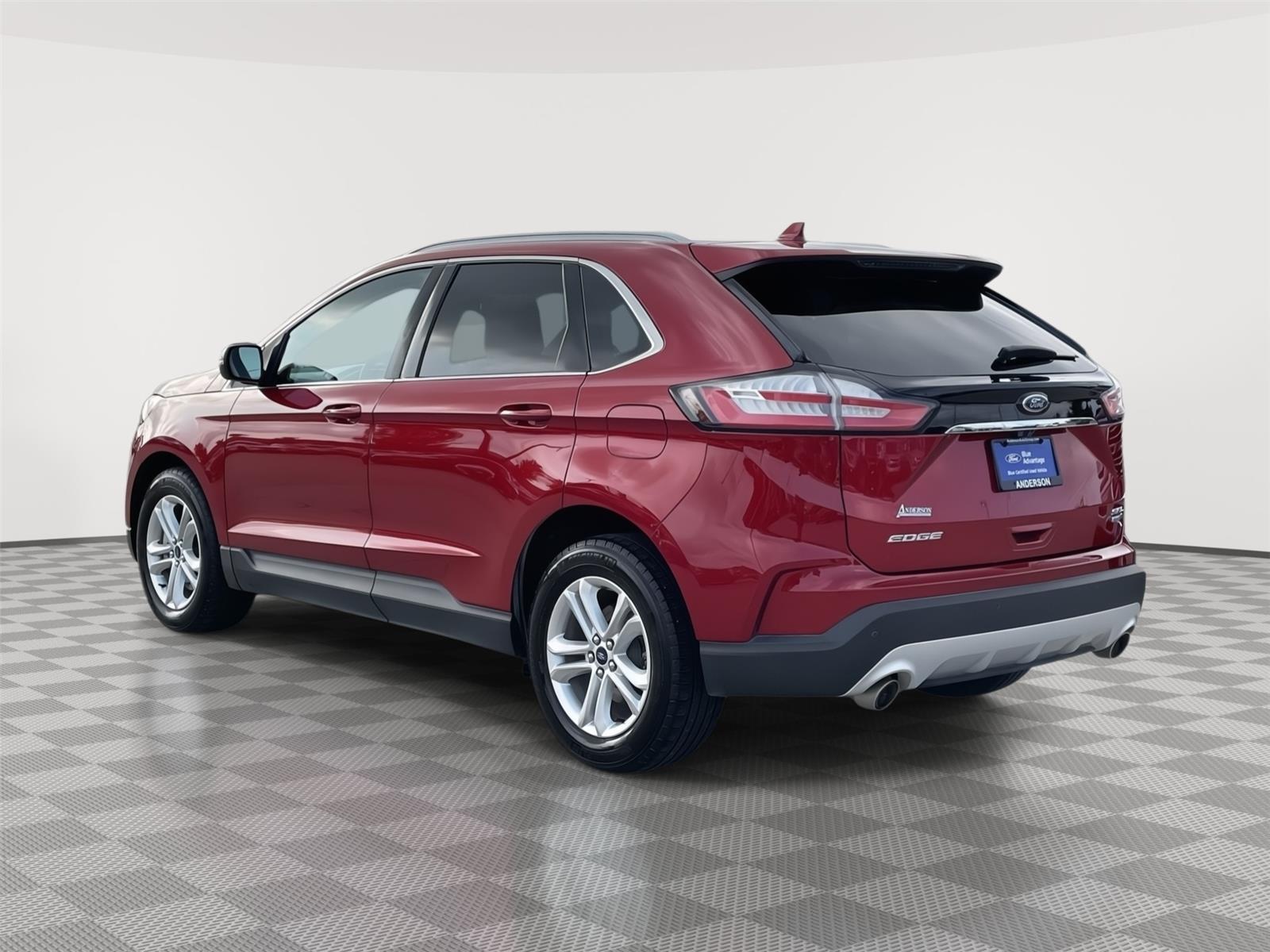 Vehicle photo 9