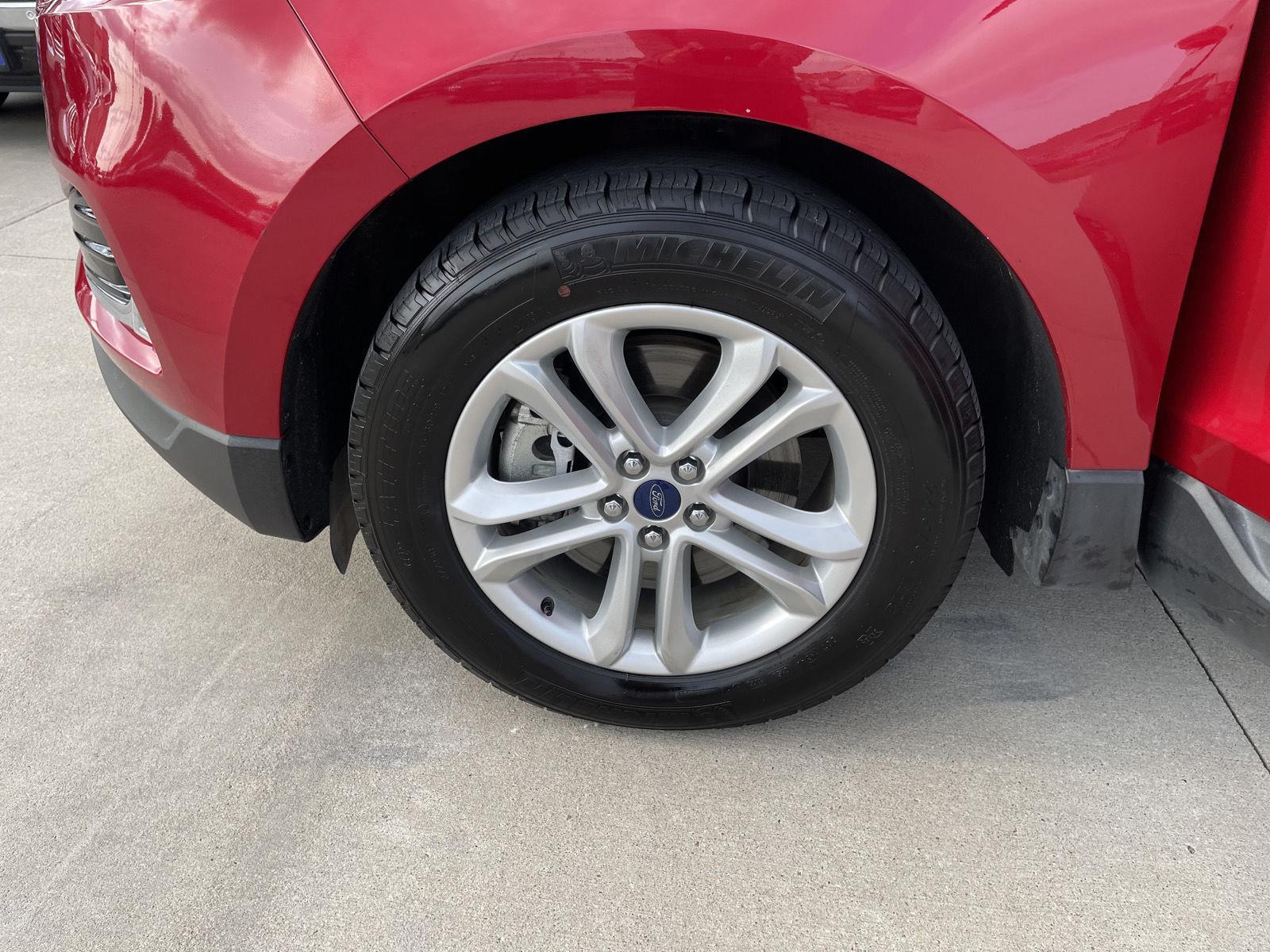 Vehicle photo 10