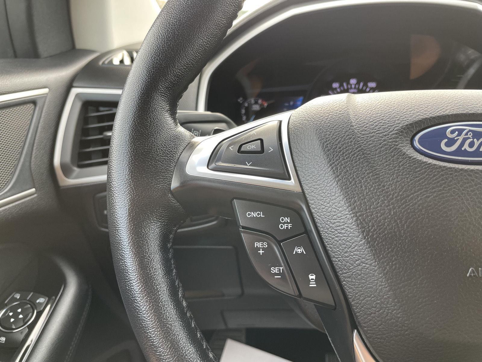 Vehicle photo 13