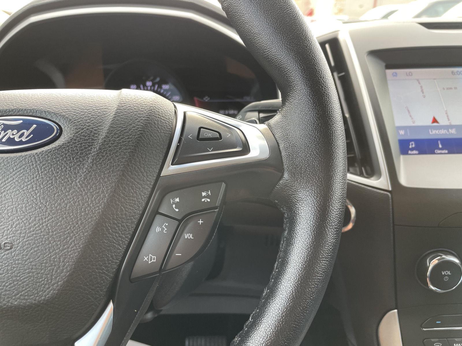 Vehicle photo 14