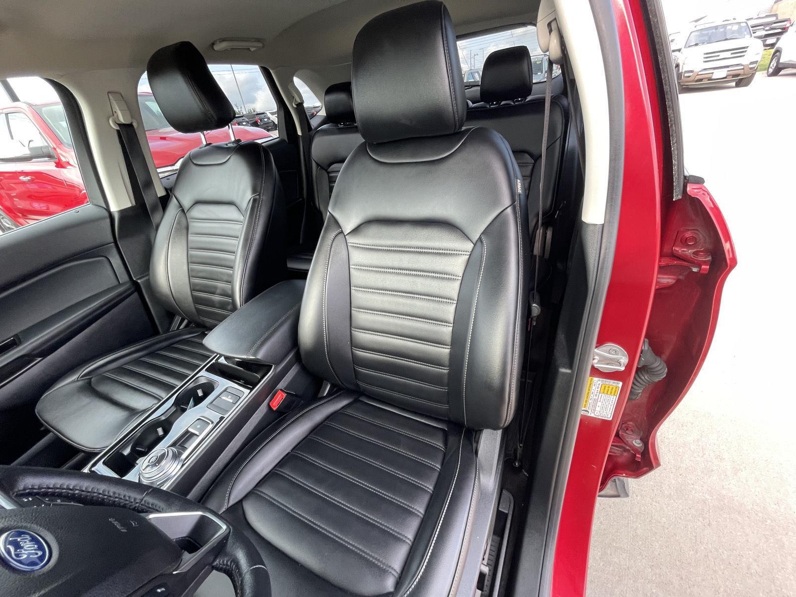 Vehicle photo 18