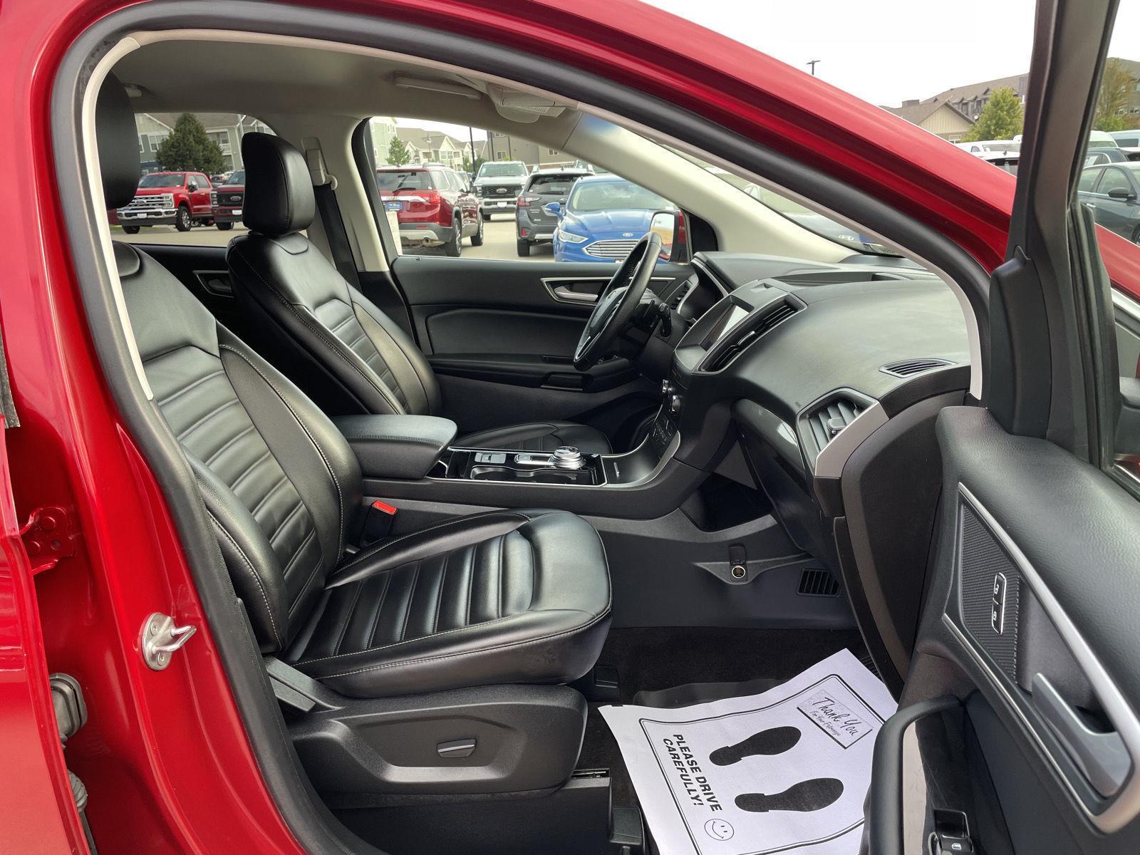 Vehicle photo 19