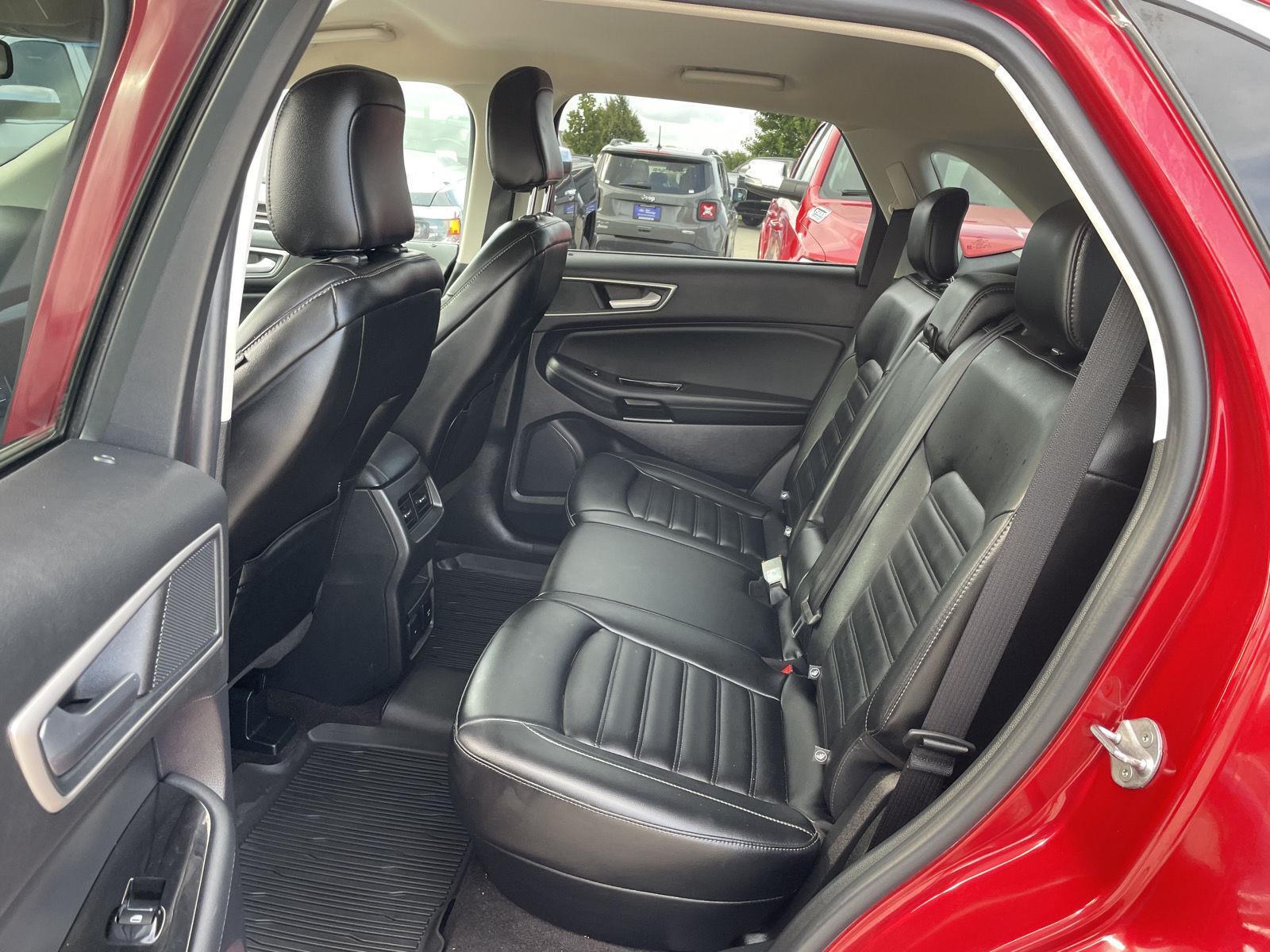 Vehicle photo 20