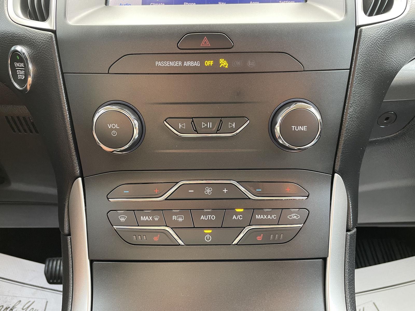 Vehicle photo 26