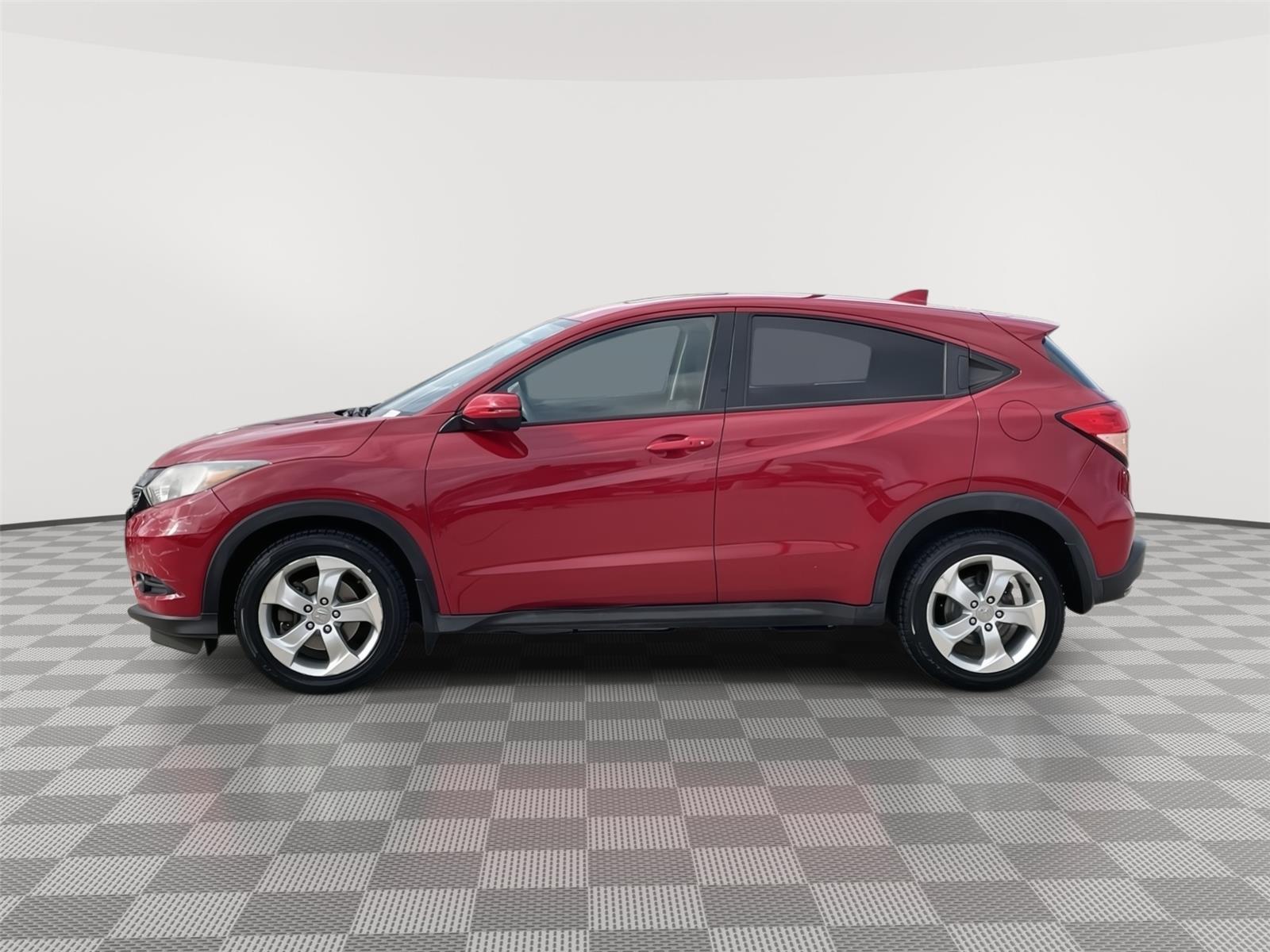 Vehicle photo 2