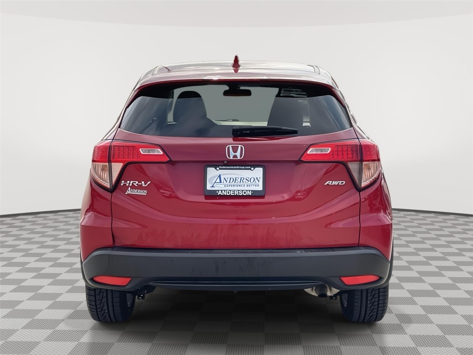 Vehicle photo 8