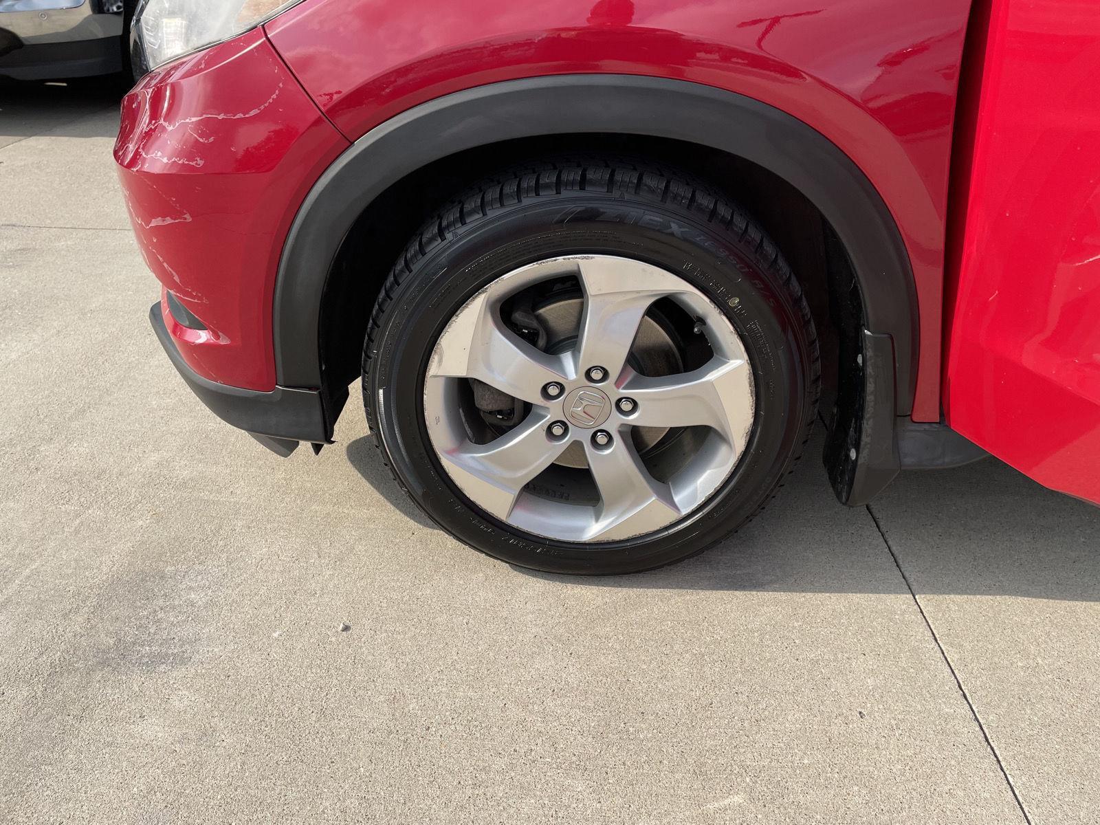 Vehicle photo 10