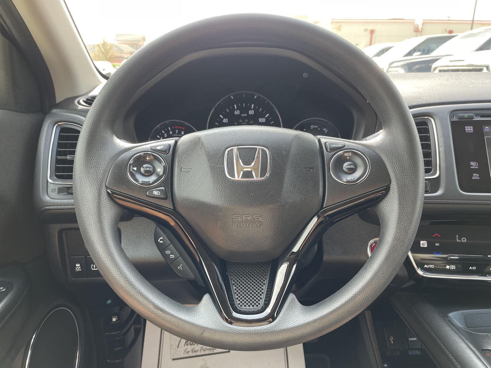 Vehicle photo 12