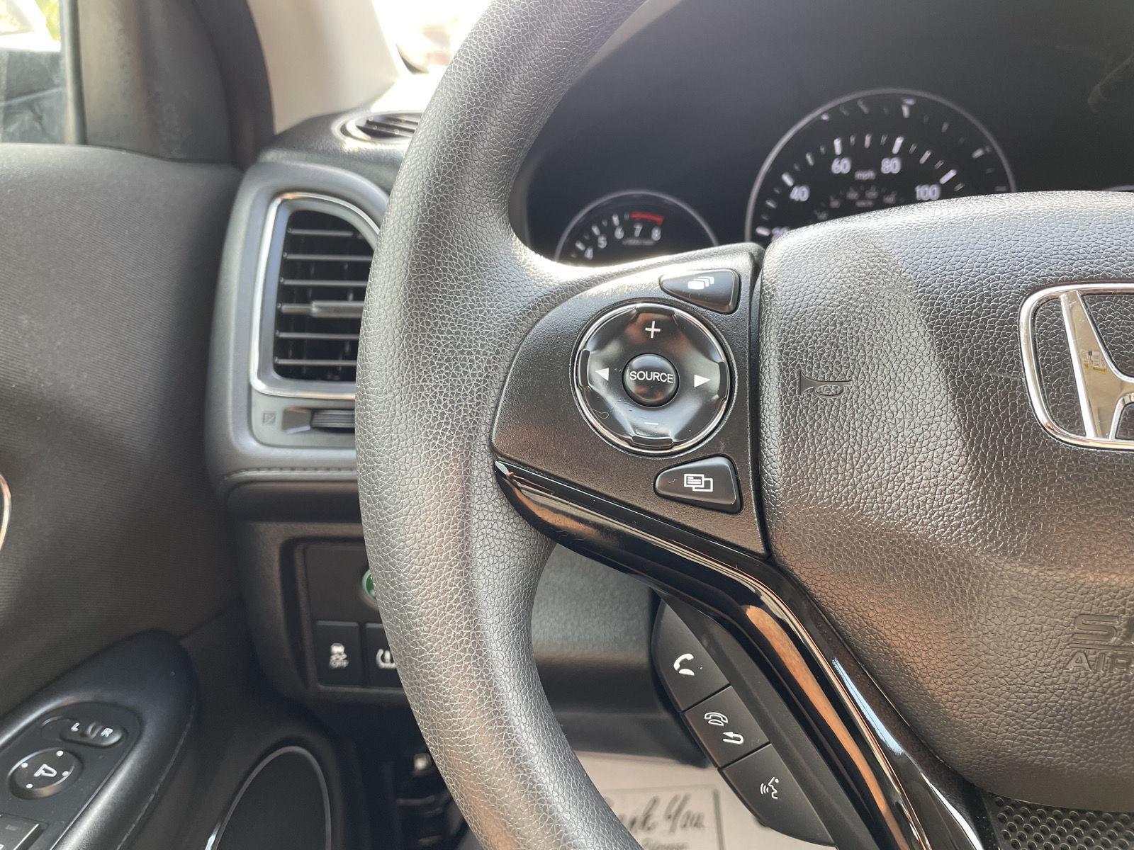 Vehicle photo 13