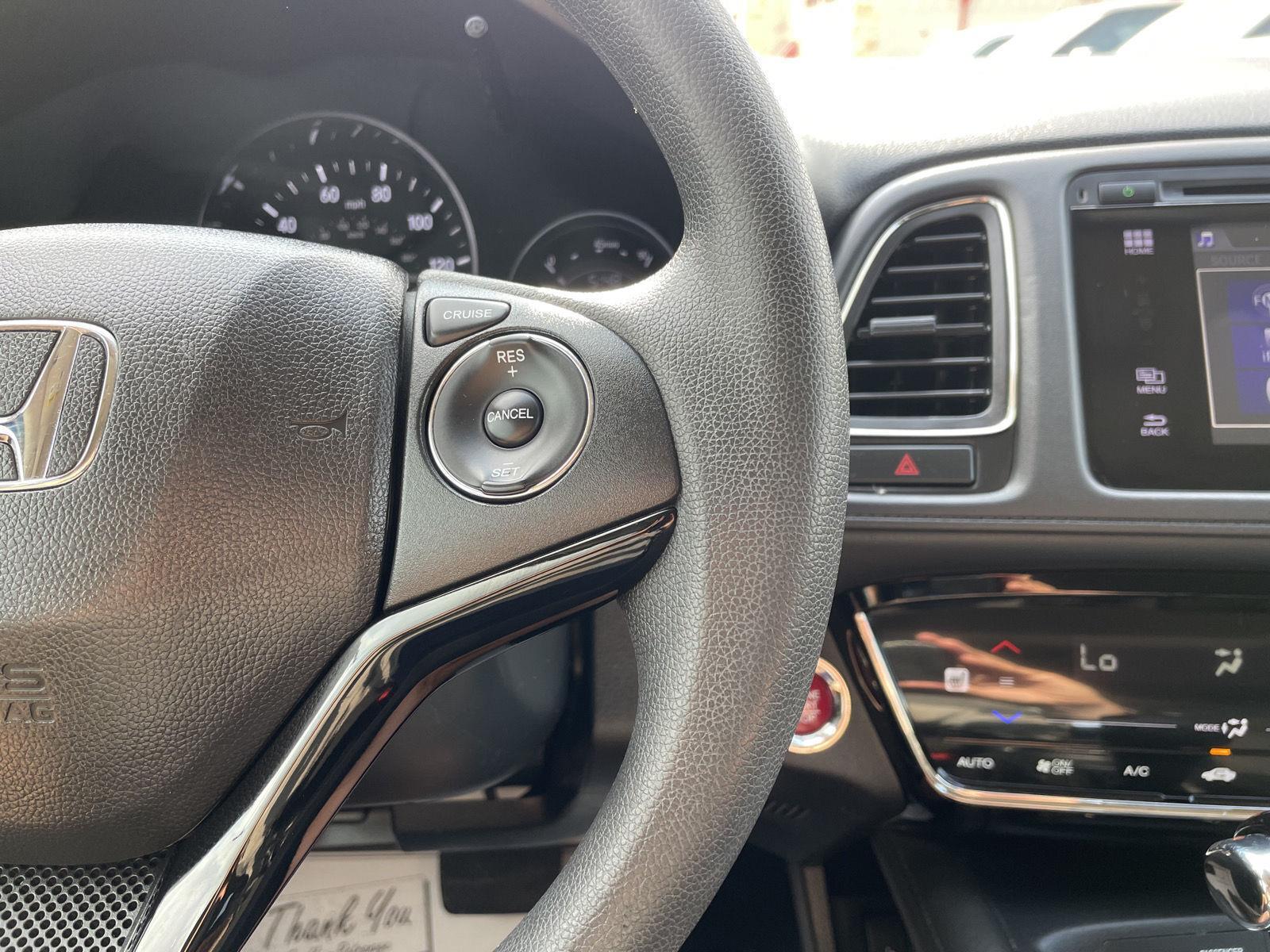 Vehicle photo 14