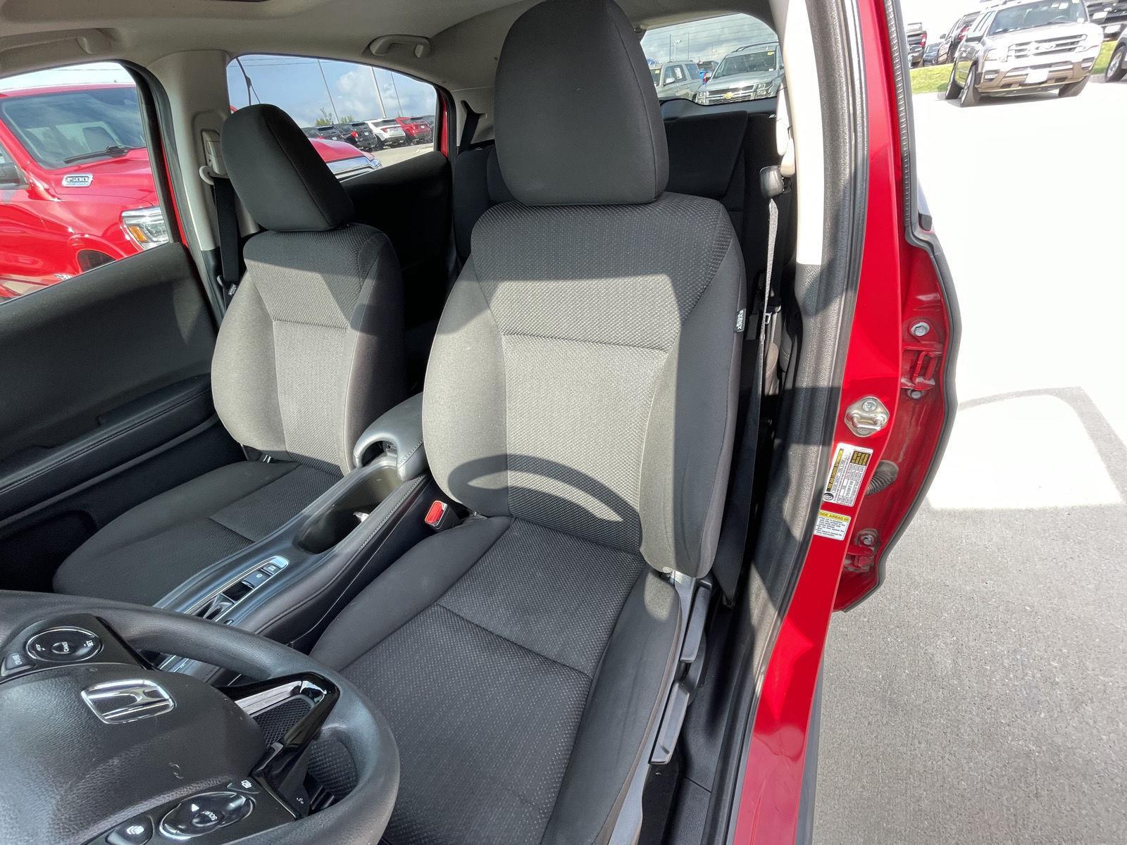 Vehicle photo 18