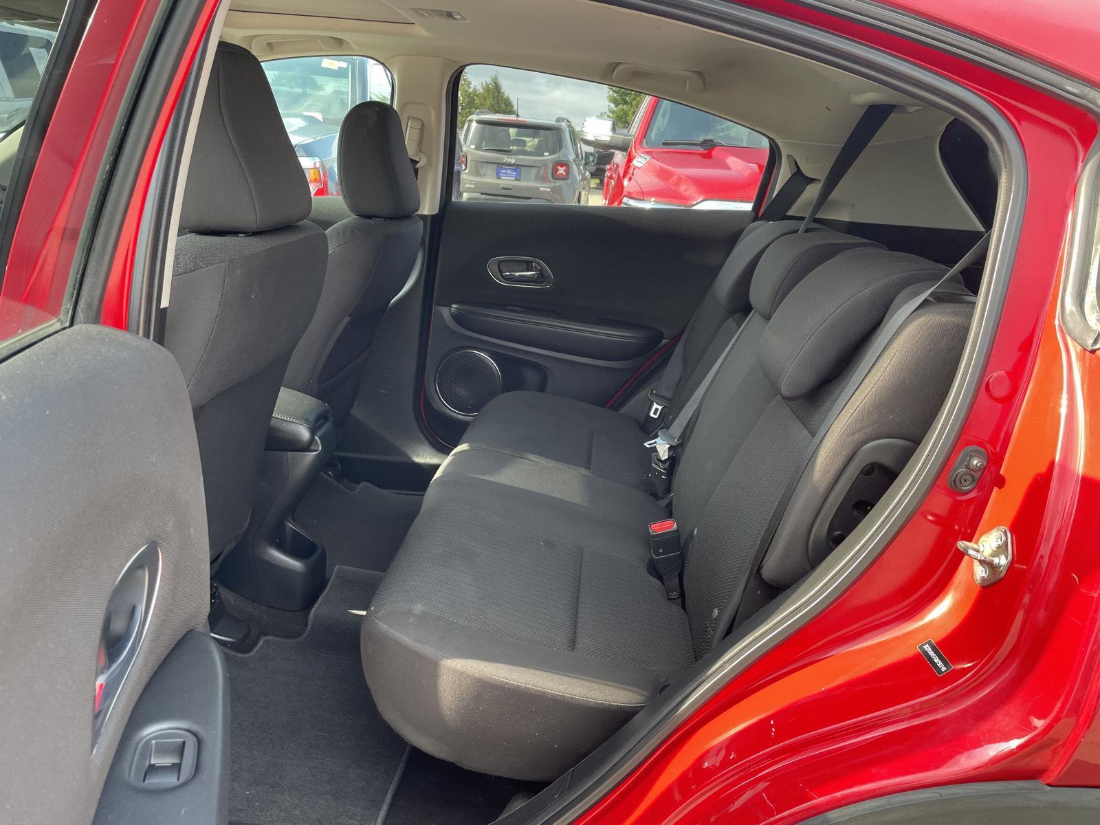 Vehicle photo 20