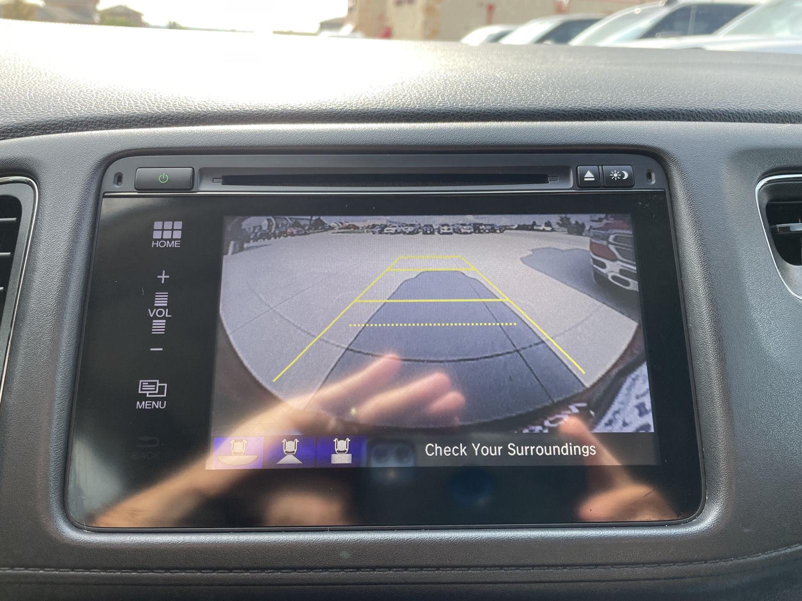 Vehicle photo 23