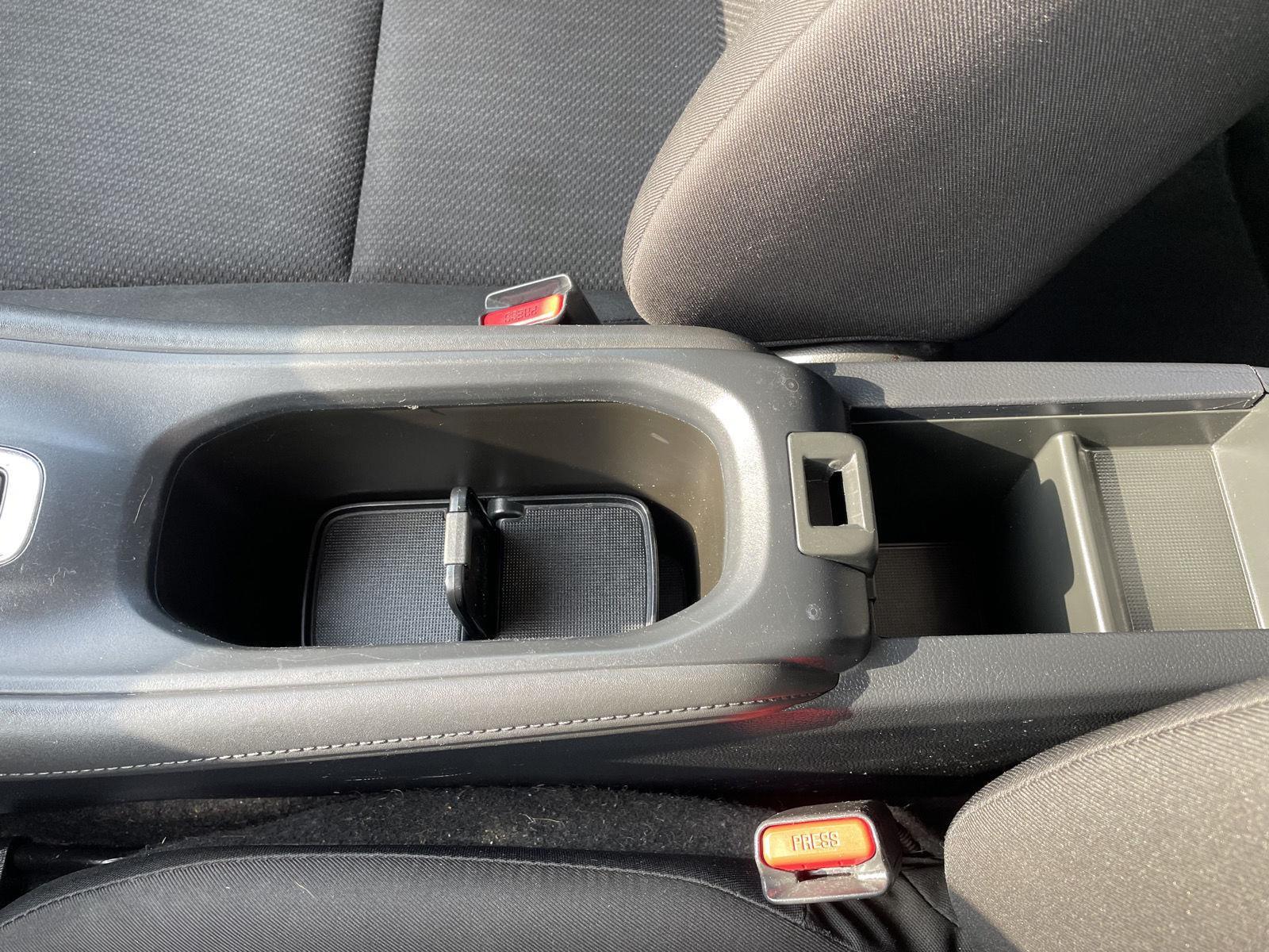 Vehicle photo 30
