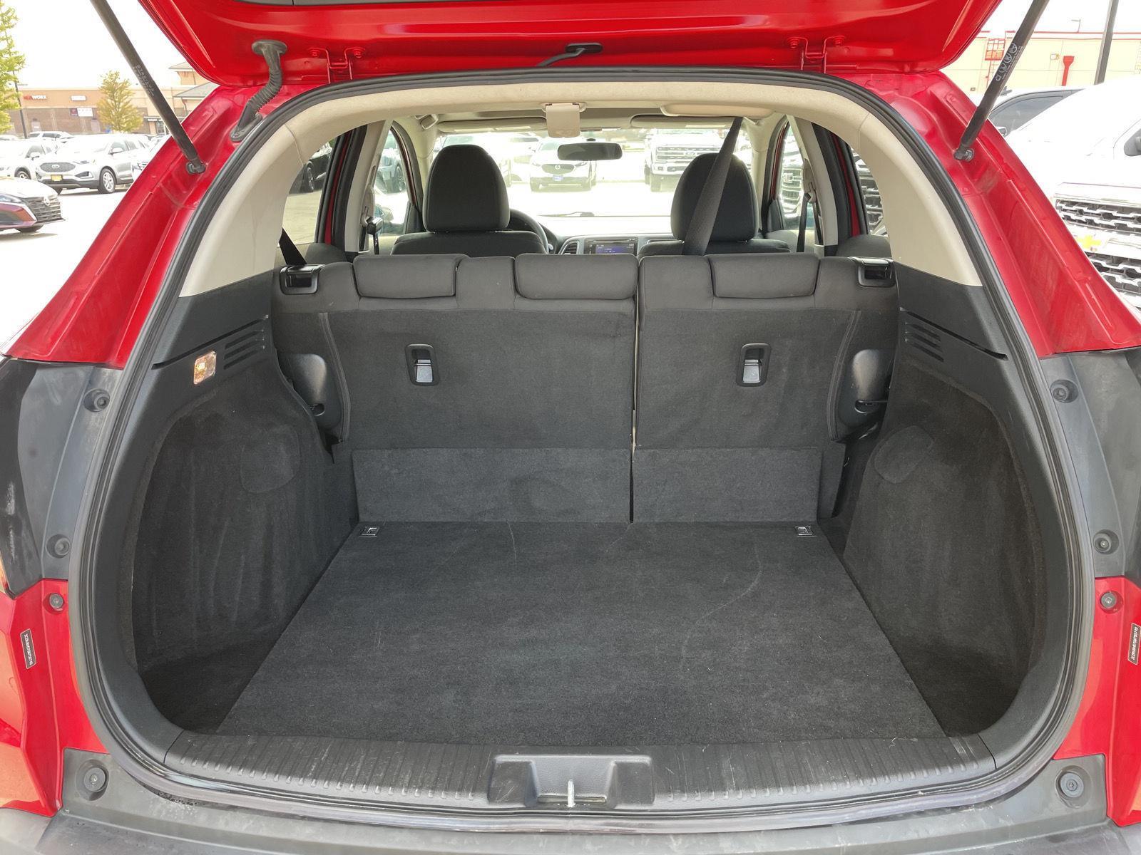 Vehicle photo 34