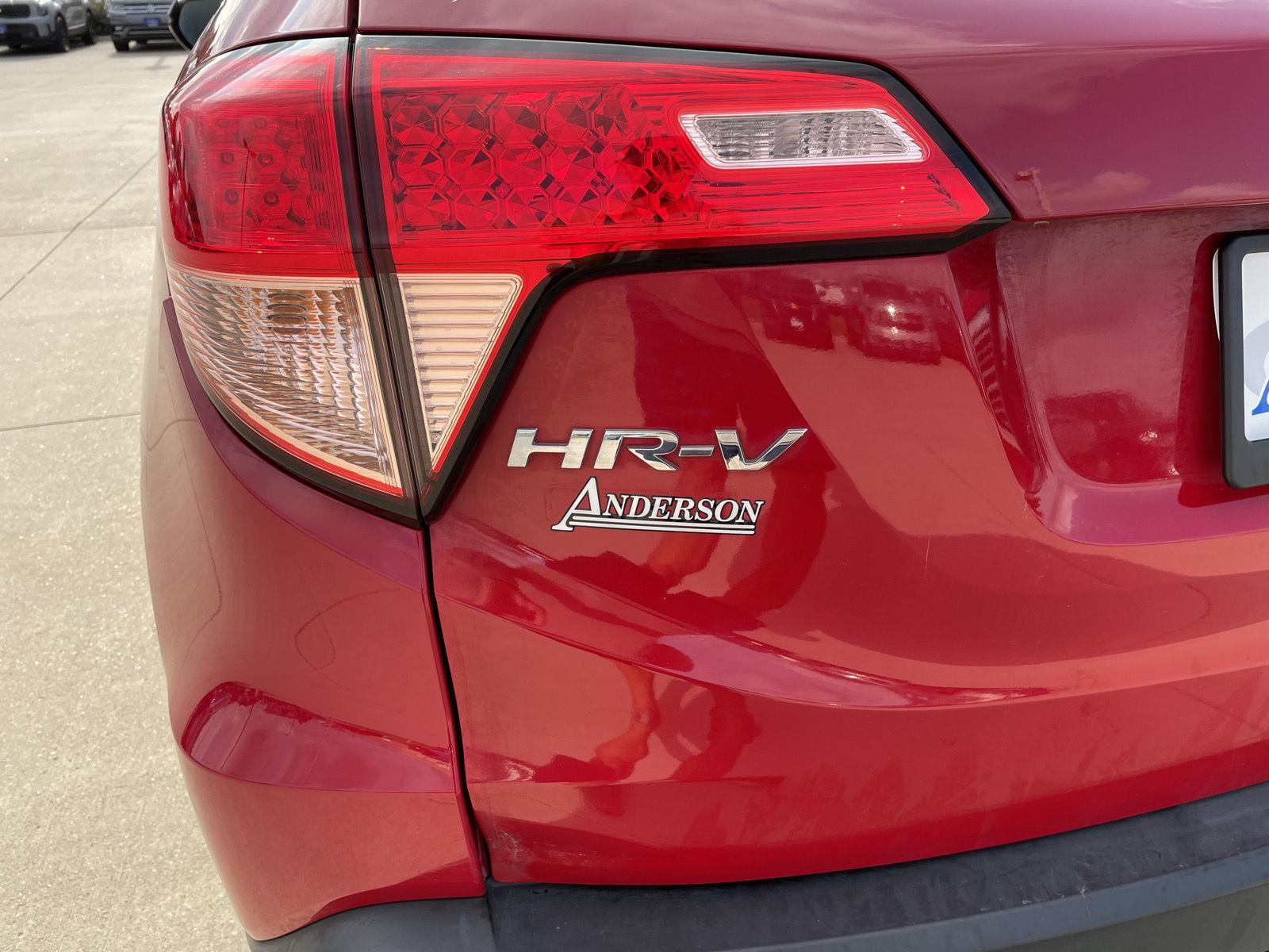 Vehicle photo 35