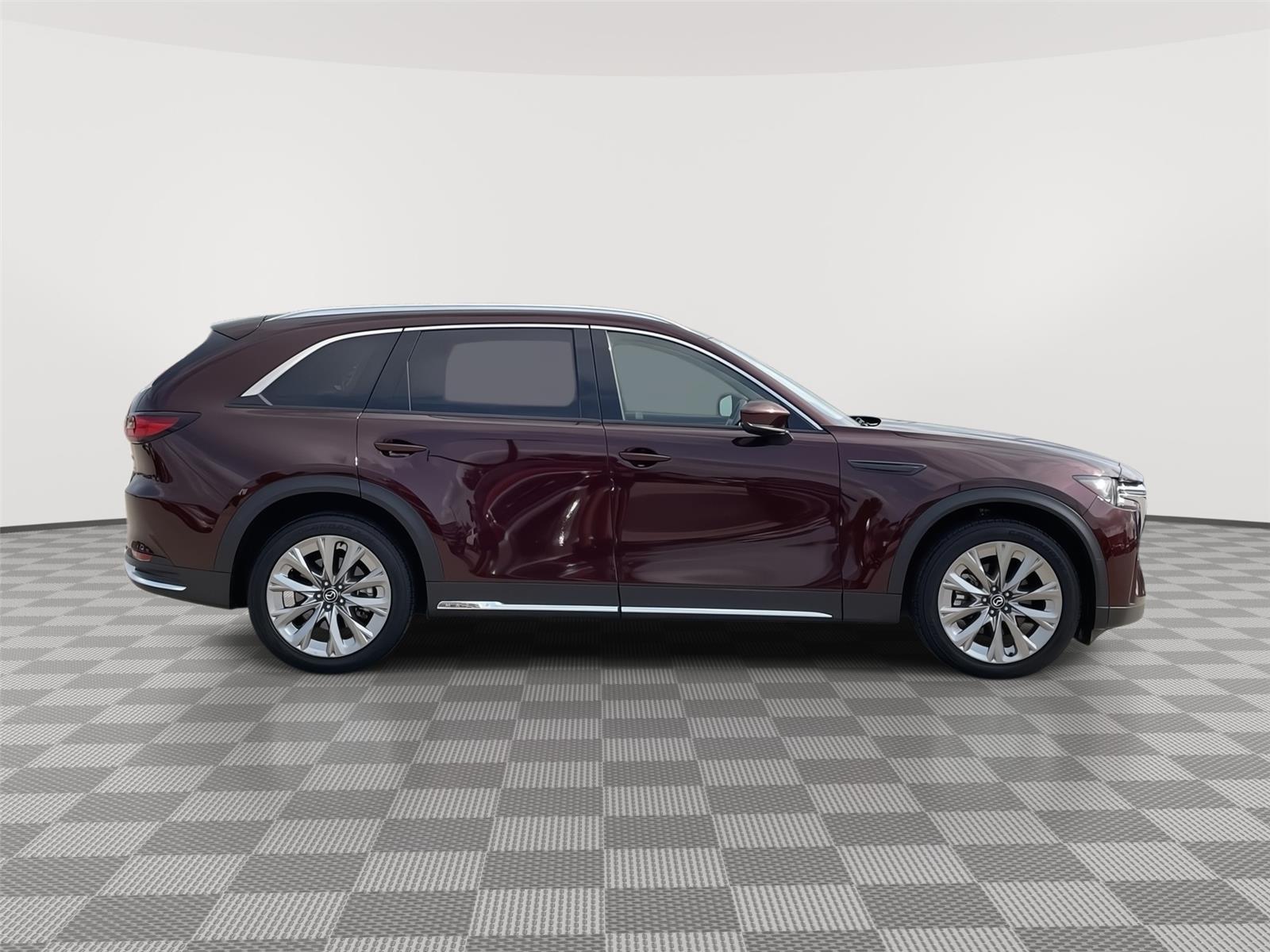 Vehicle photo 6