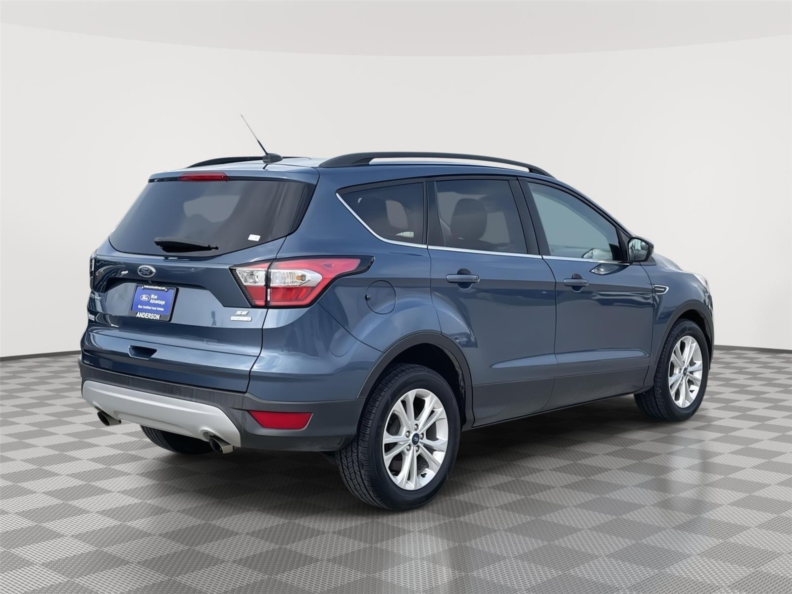 Vehicle photo 7