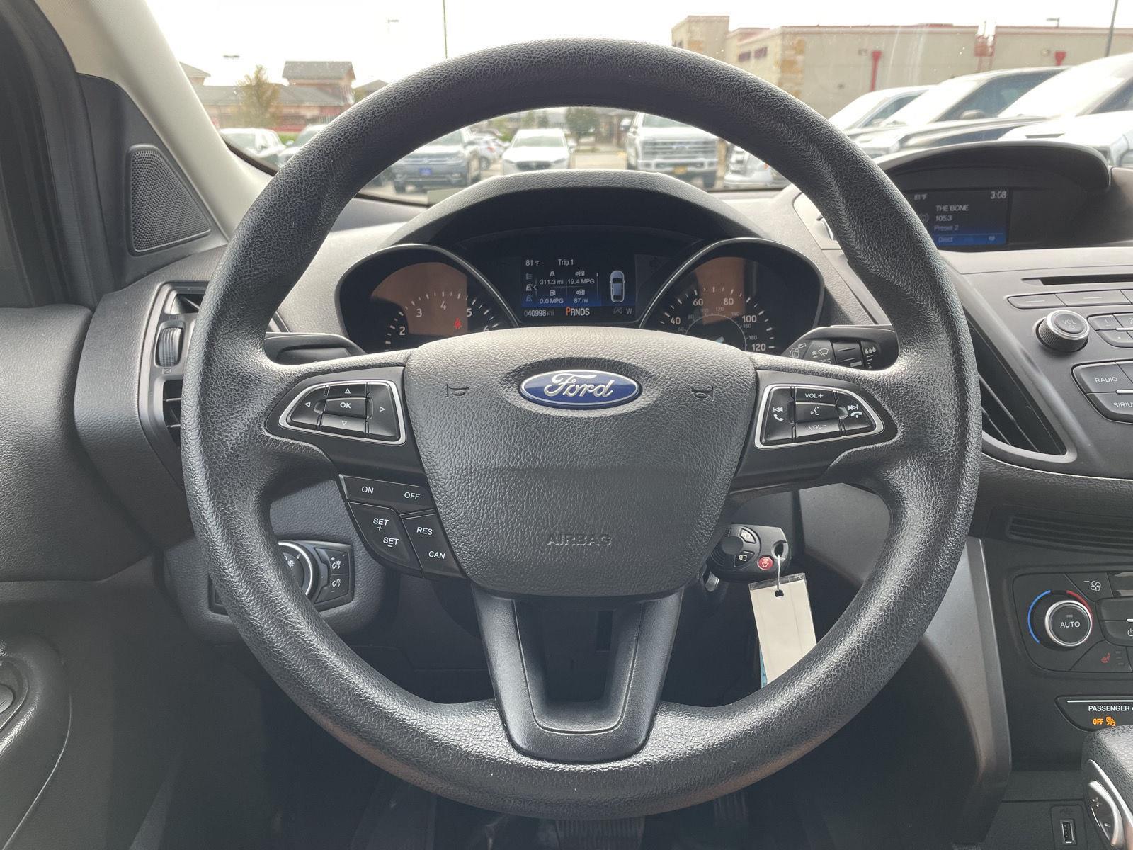 Vehicle photo 12