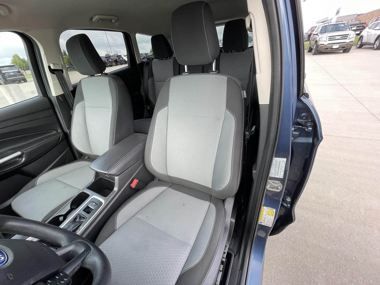 Vehicle photo 18