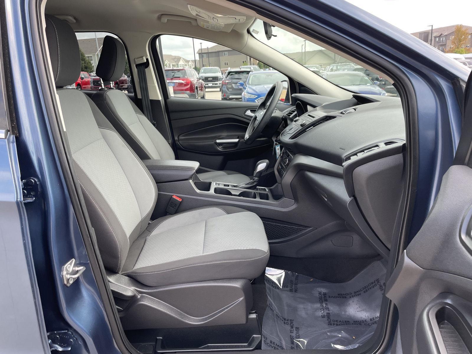 Vehicle photo 19