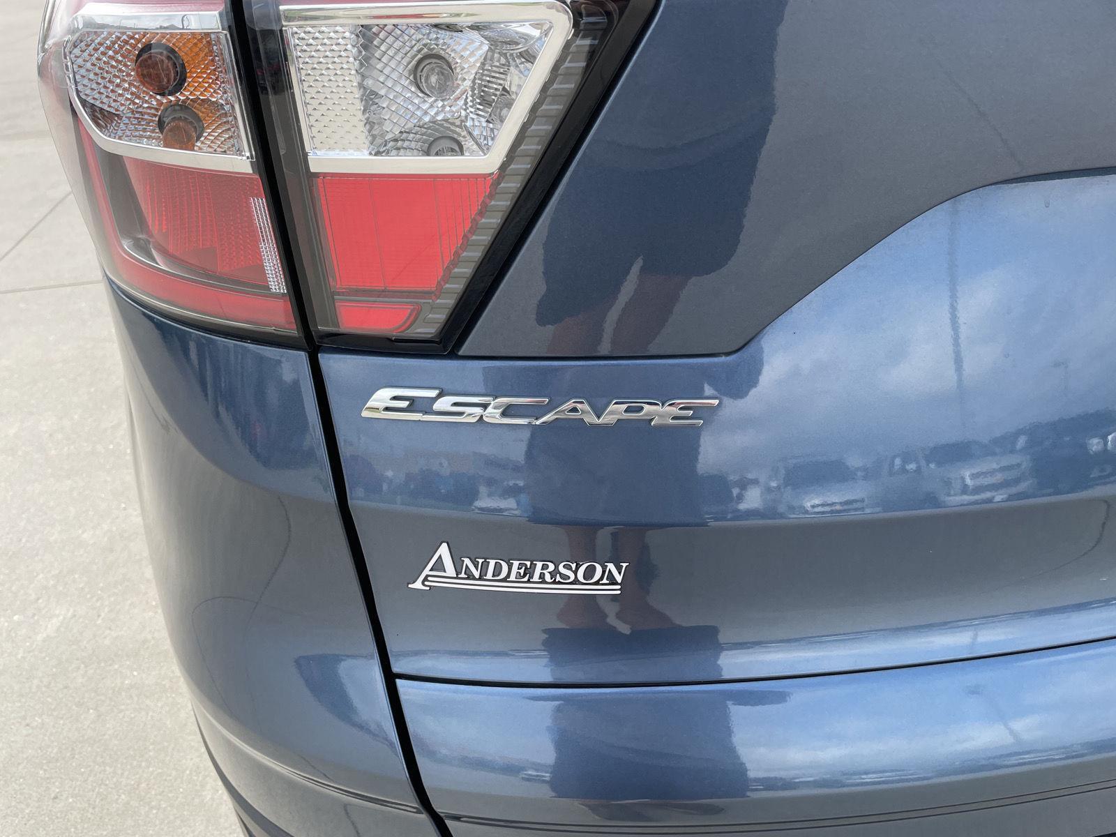 Vehicle photo 35