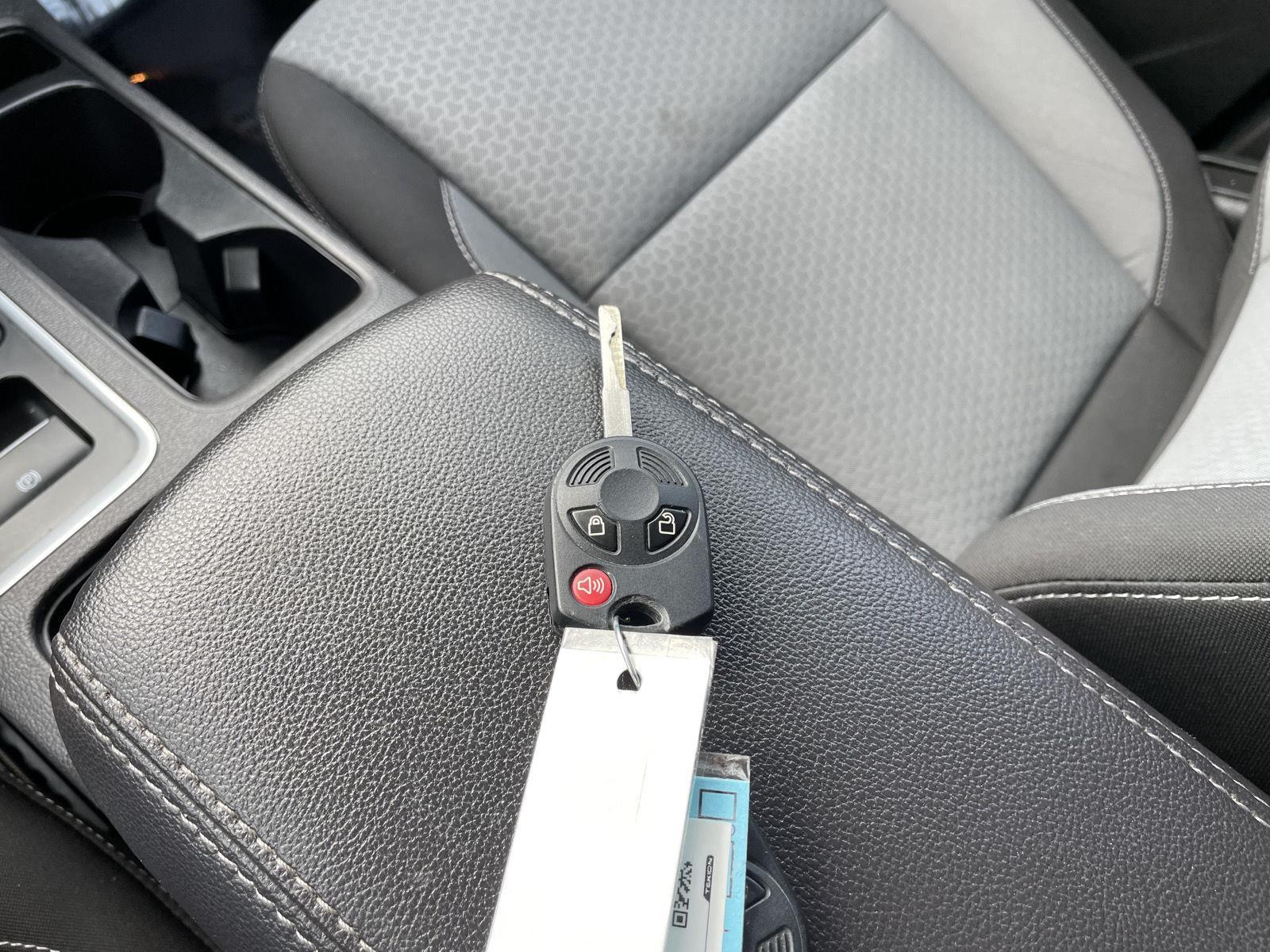 Vehicle photo 37