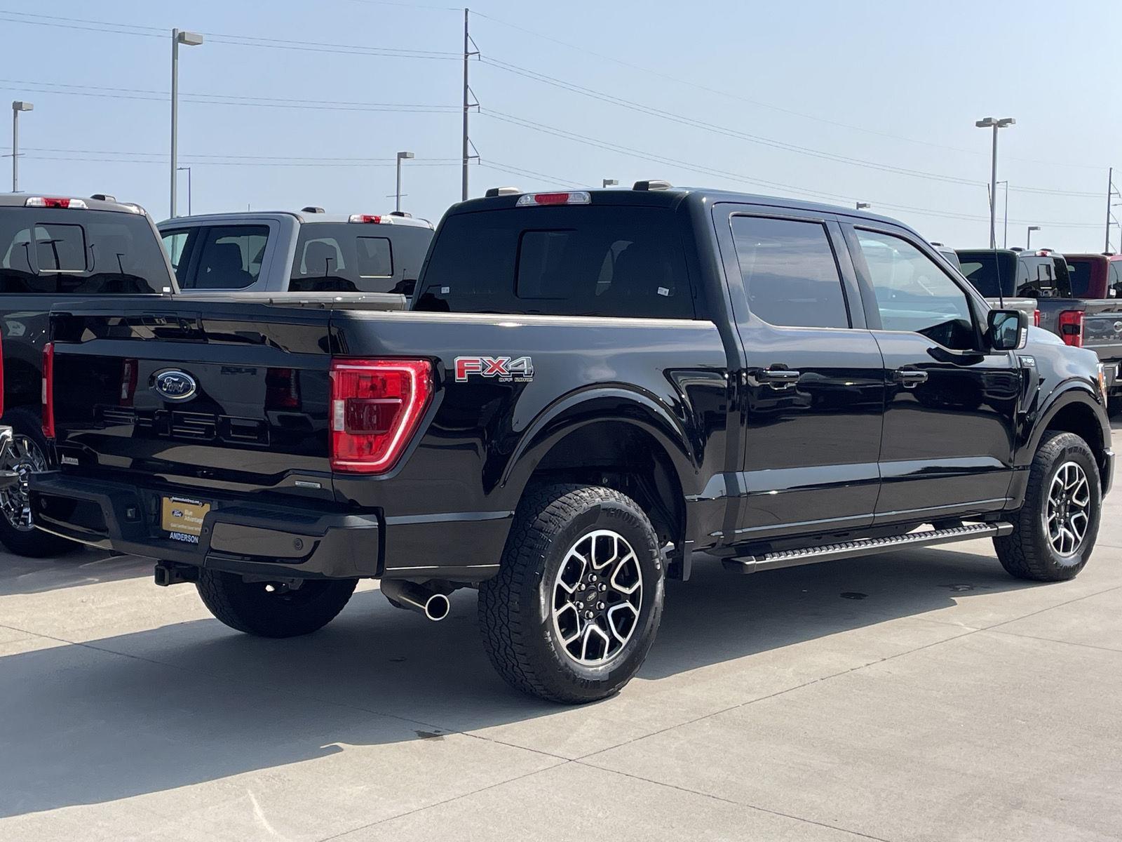 Vehicle photo 7