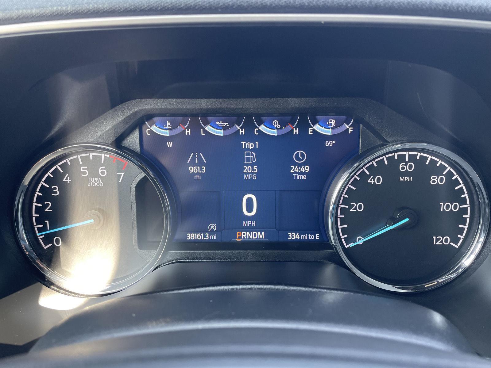 Vehicle photo 15