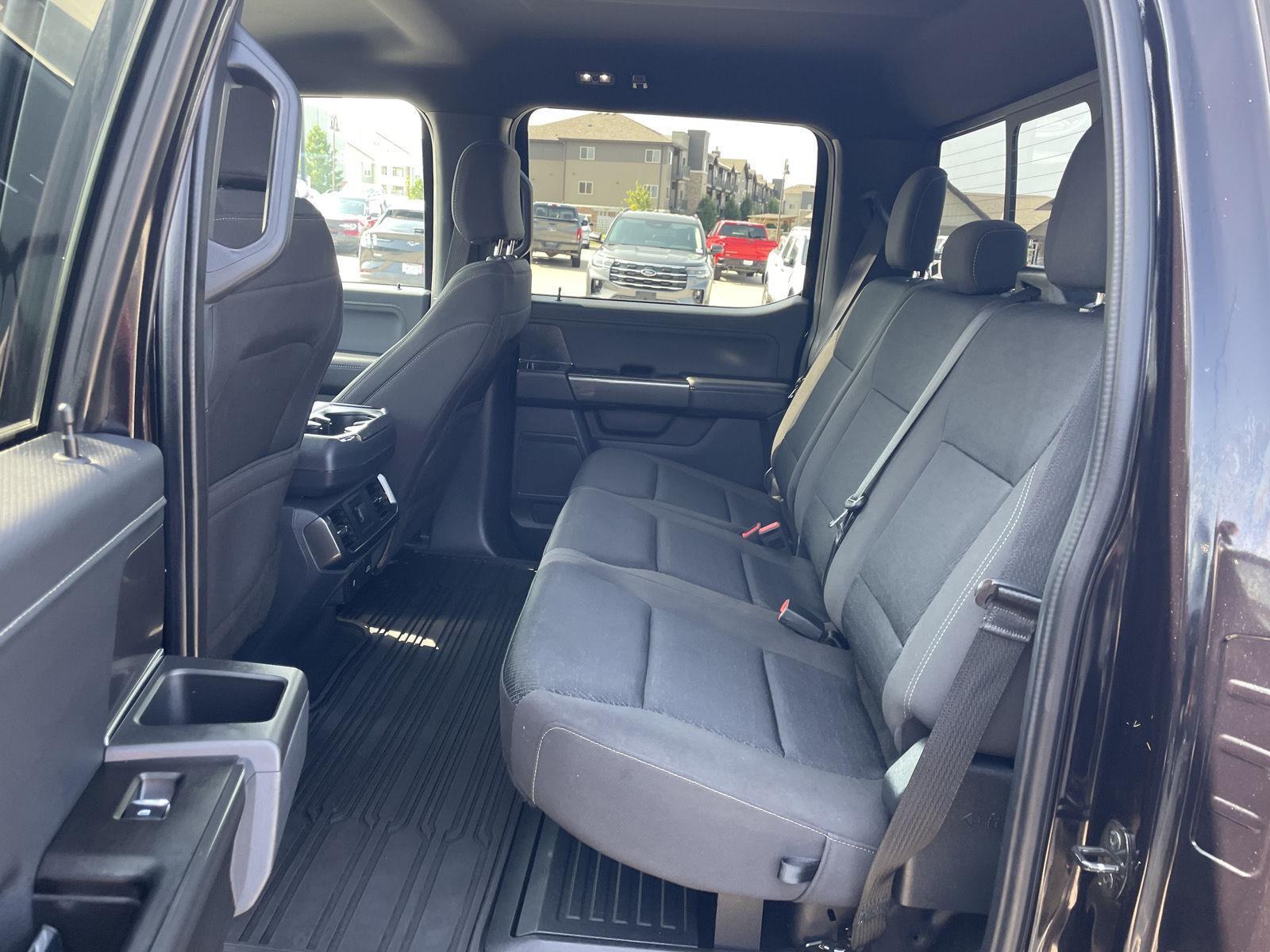 Vehicle photo 20