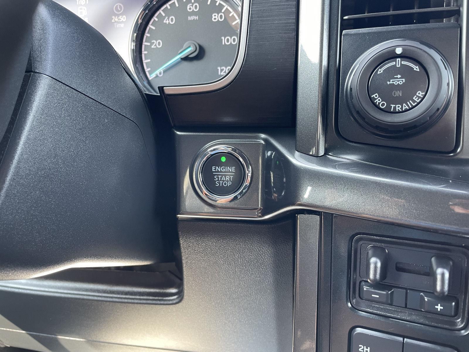 Vehicle photo 25