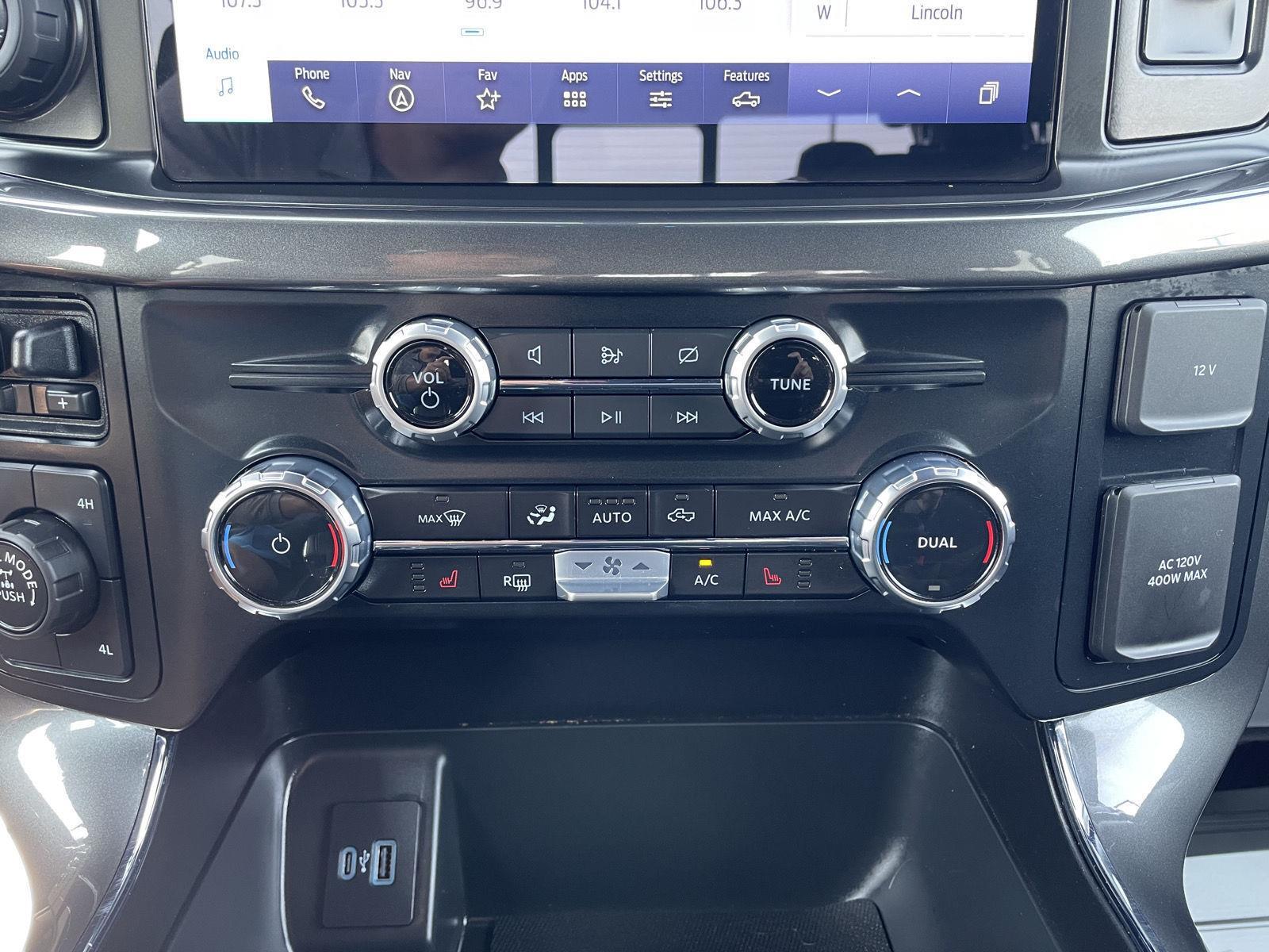 Vehicle photo 26