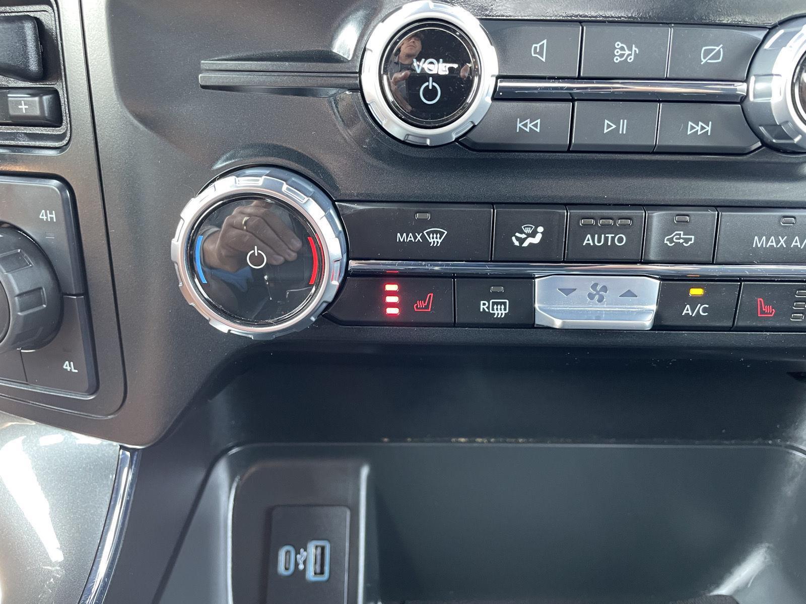 Vehicle photo 27