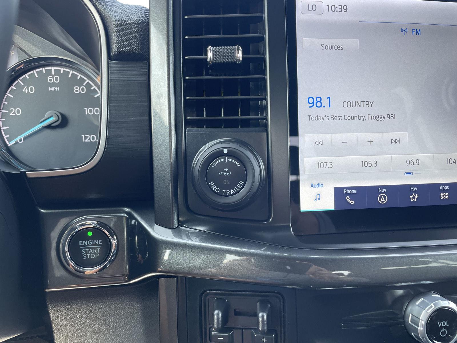 Vehicle photo 29