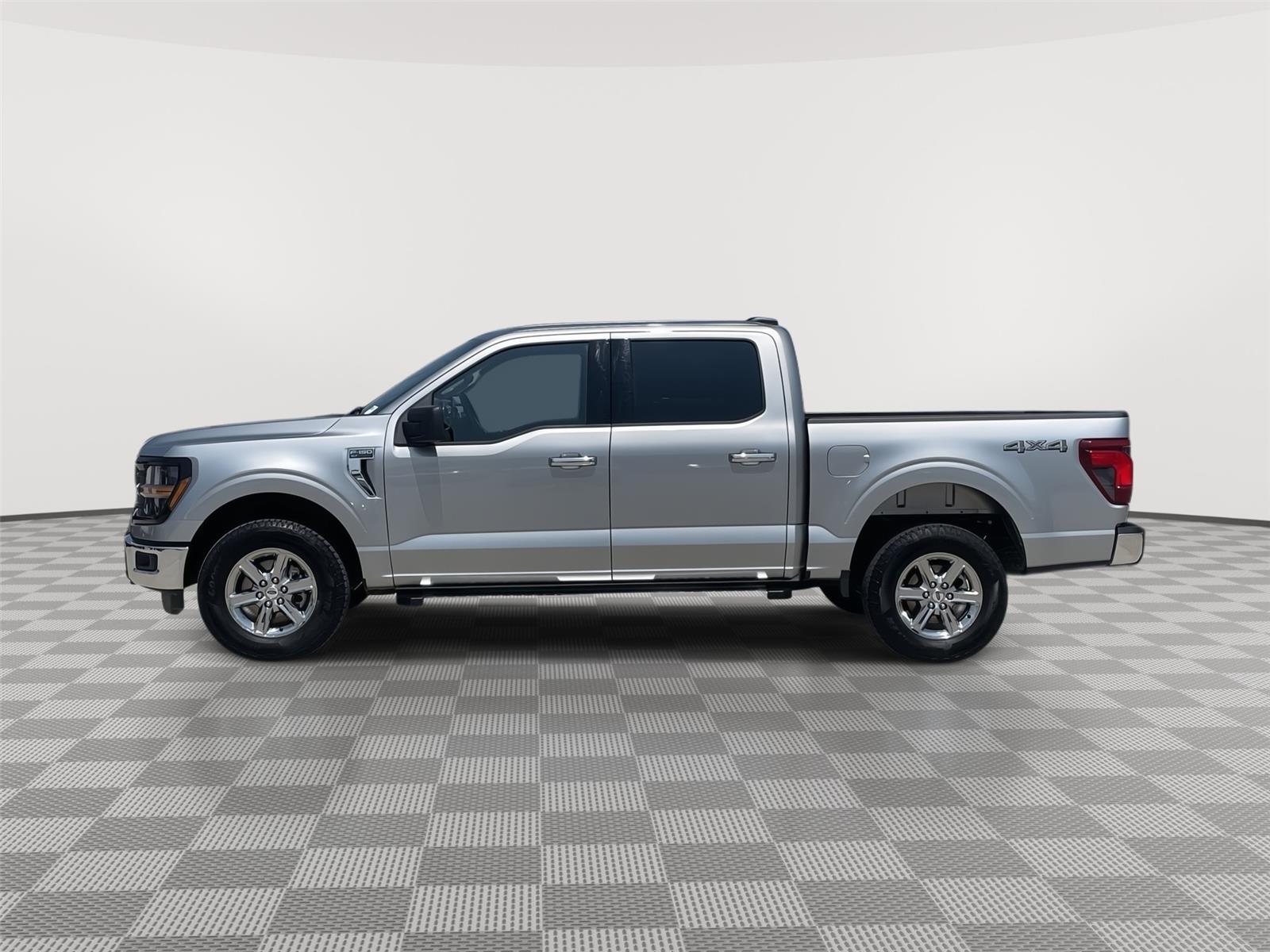 Vehicle photo 2