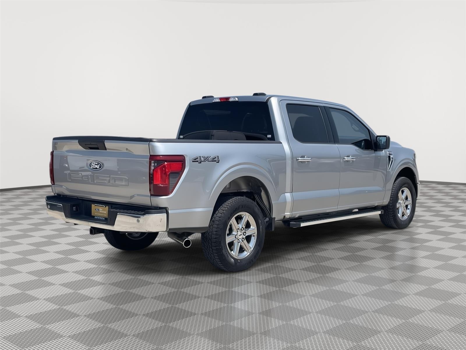 Vehicle photo 7