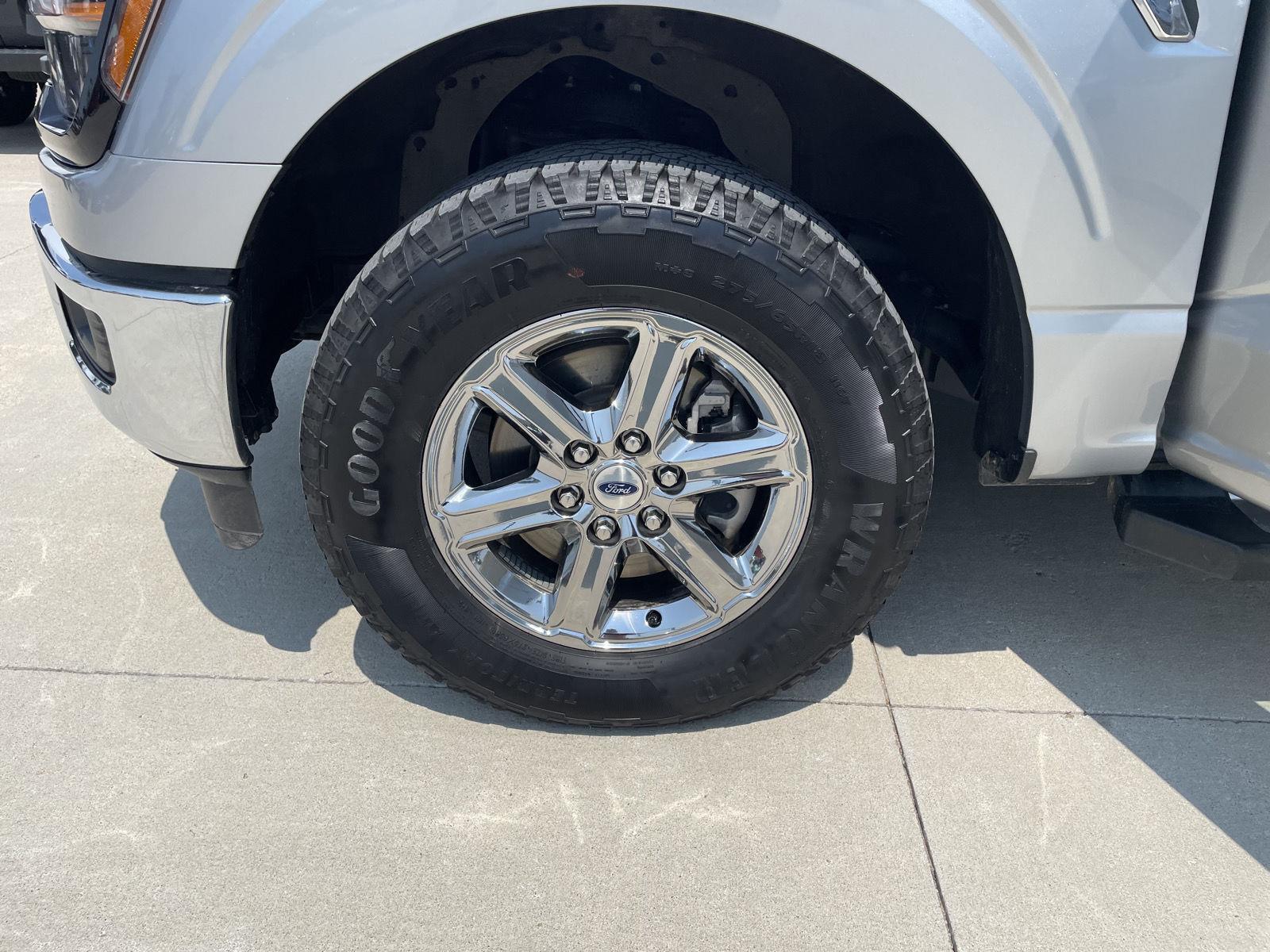 Vehicle photo 10