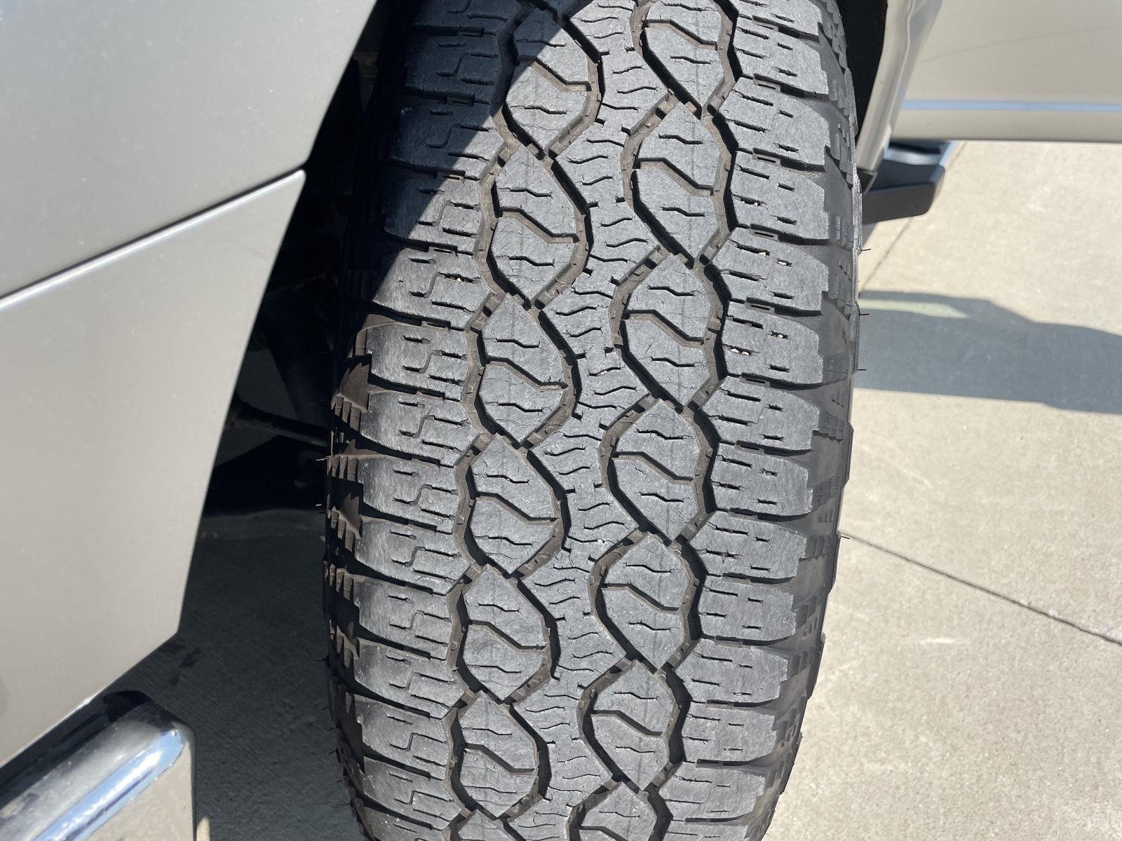 Vehicle photo 11