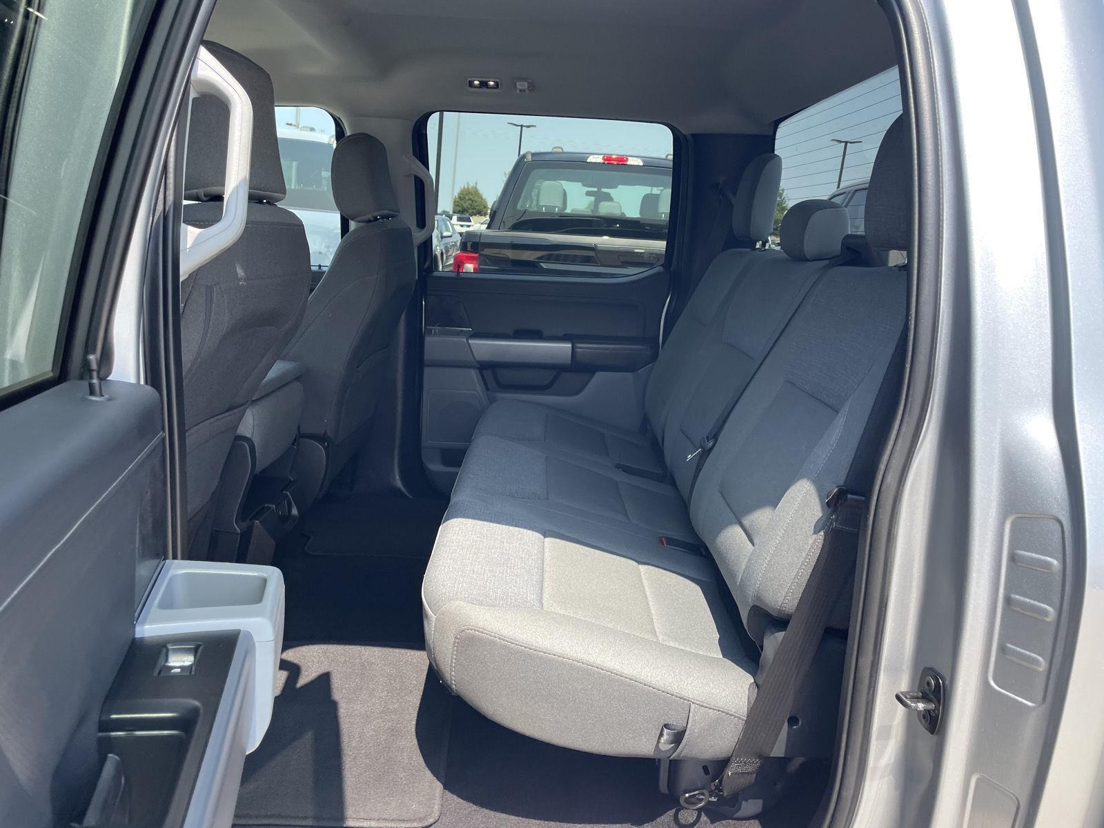 Vehicle photo 20
