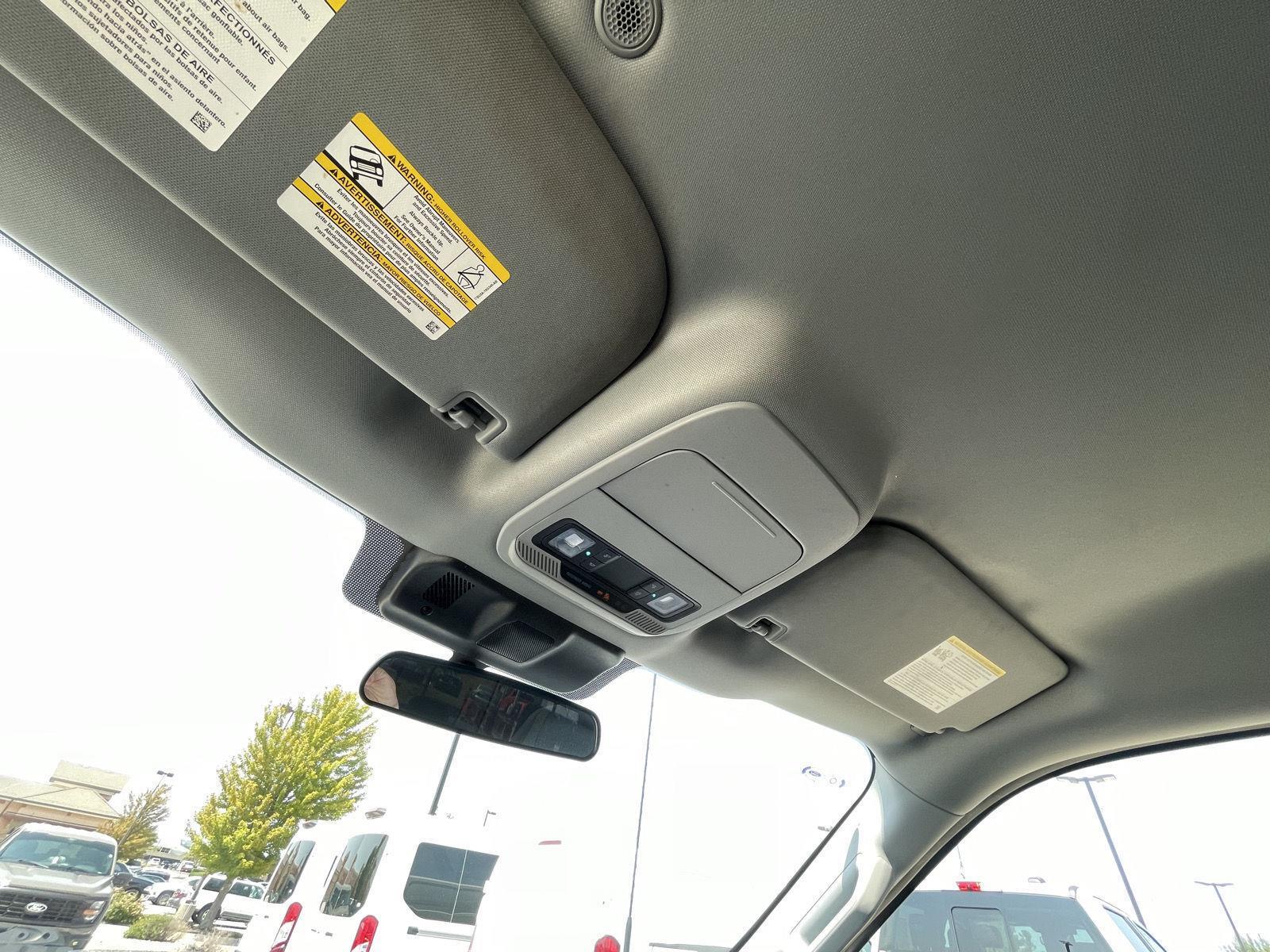 Vehicle photo 21
