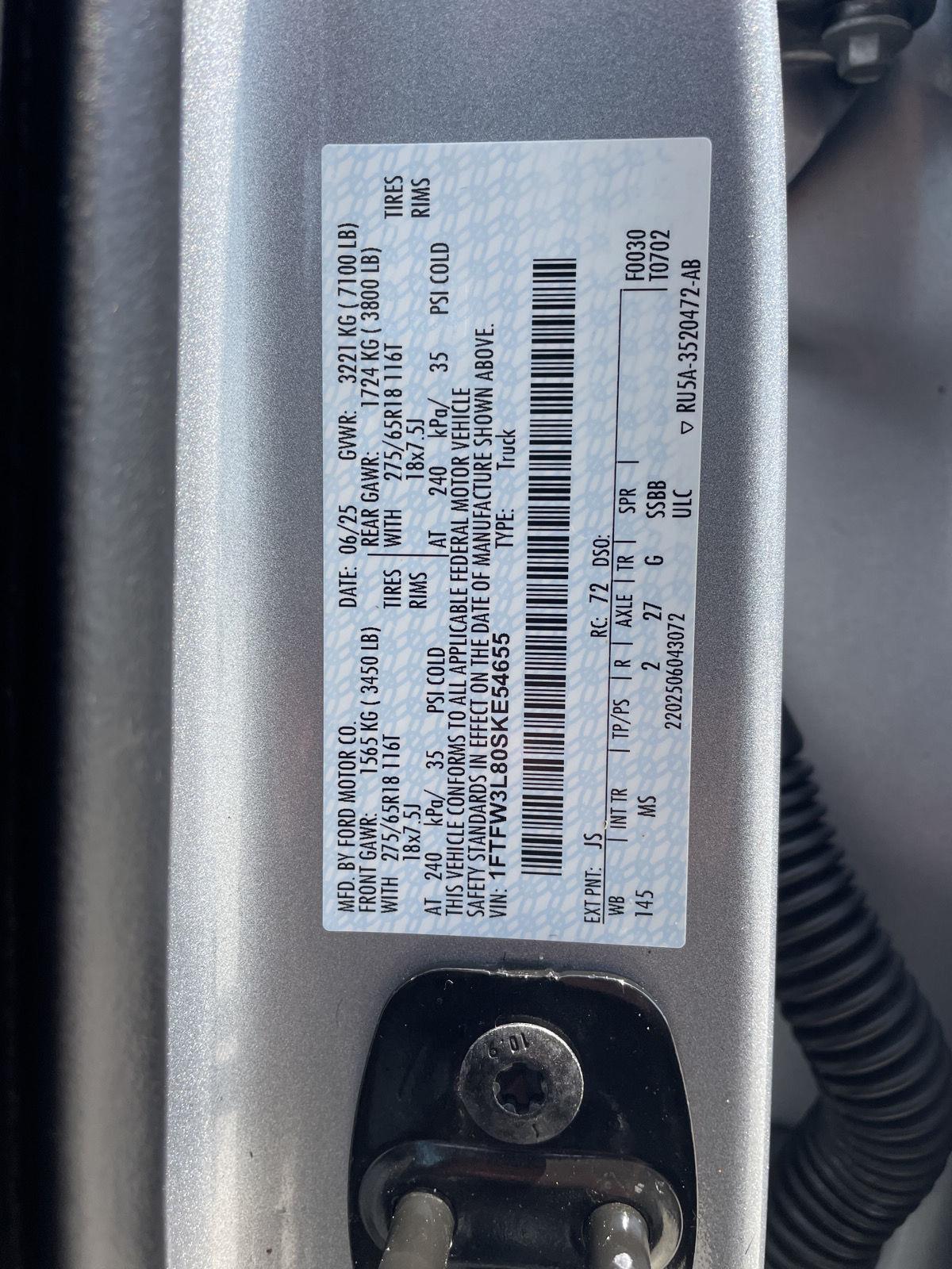 Vehicle photo 31