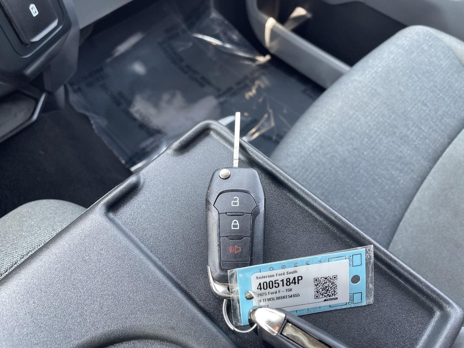 Vehicle photo 36