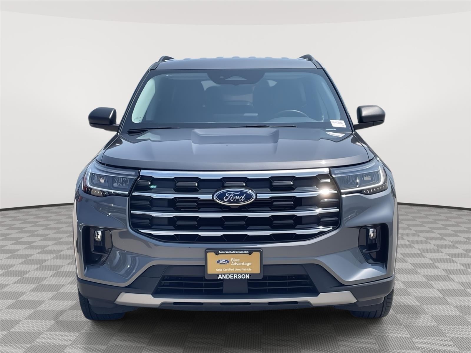 Vehicle photo 4